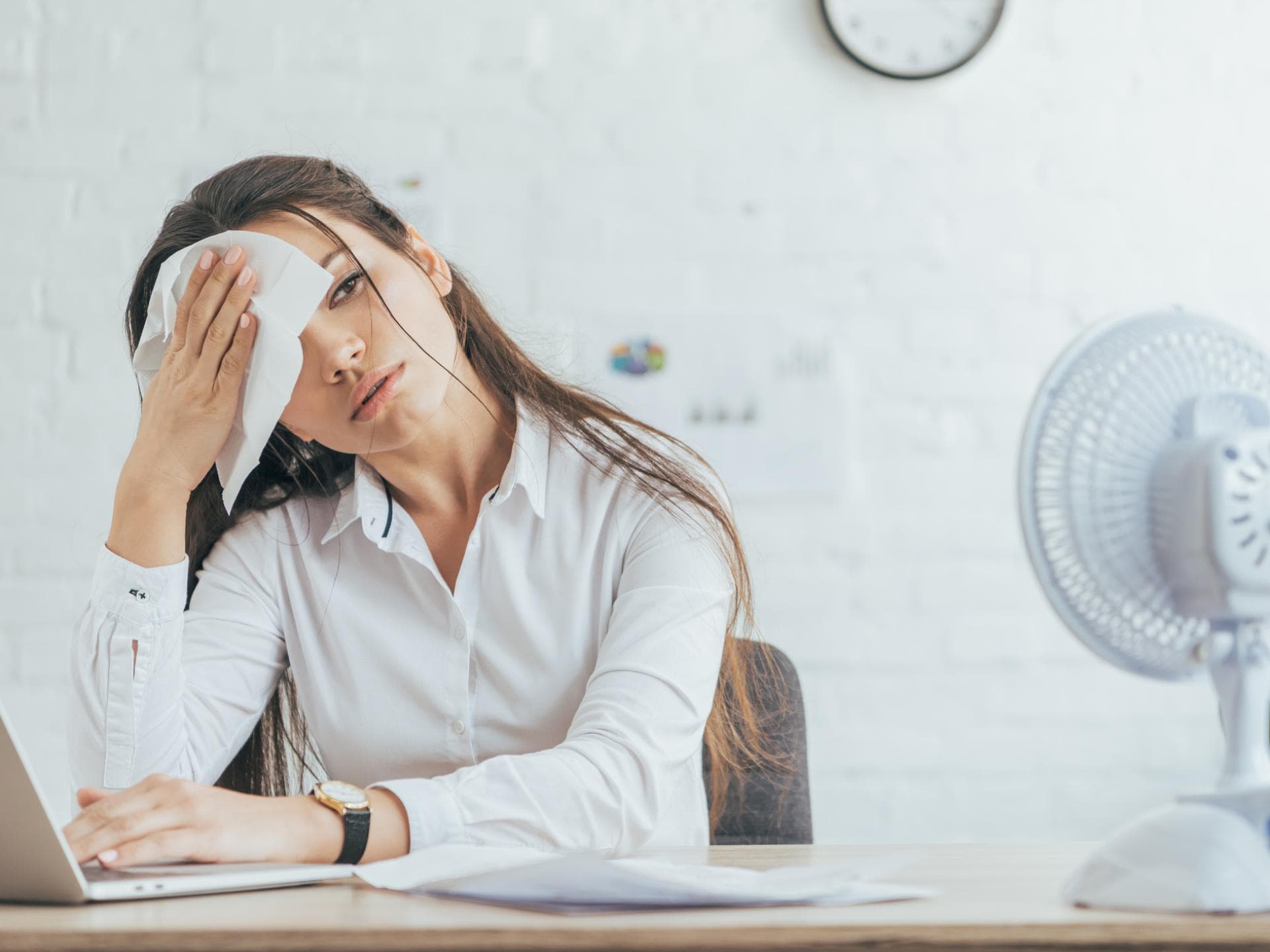 Schwitzen im Büro Schwitzen im Büro