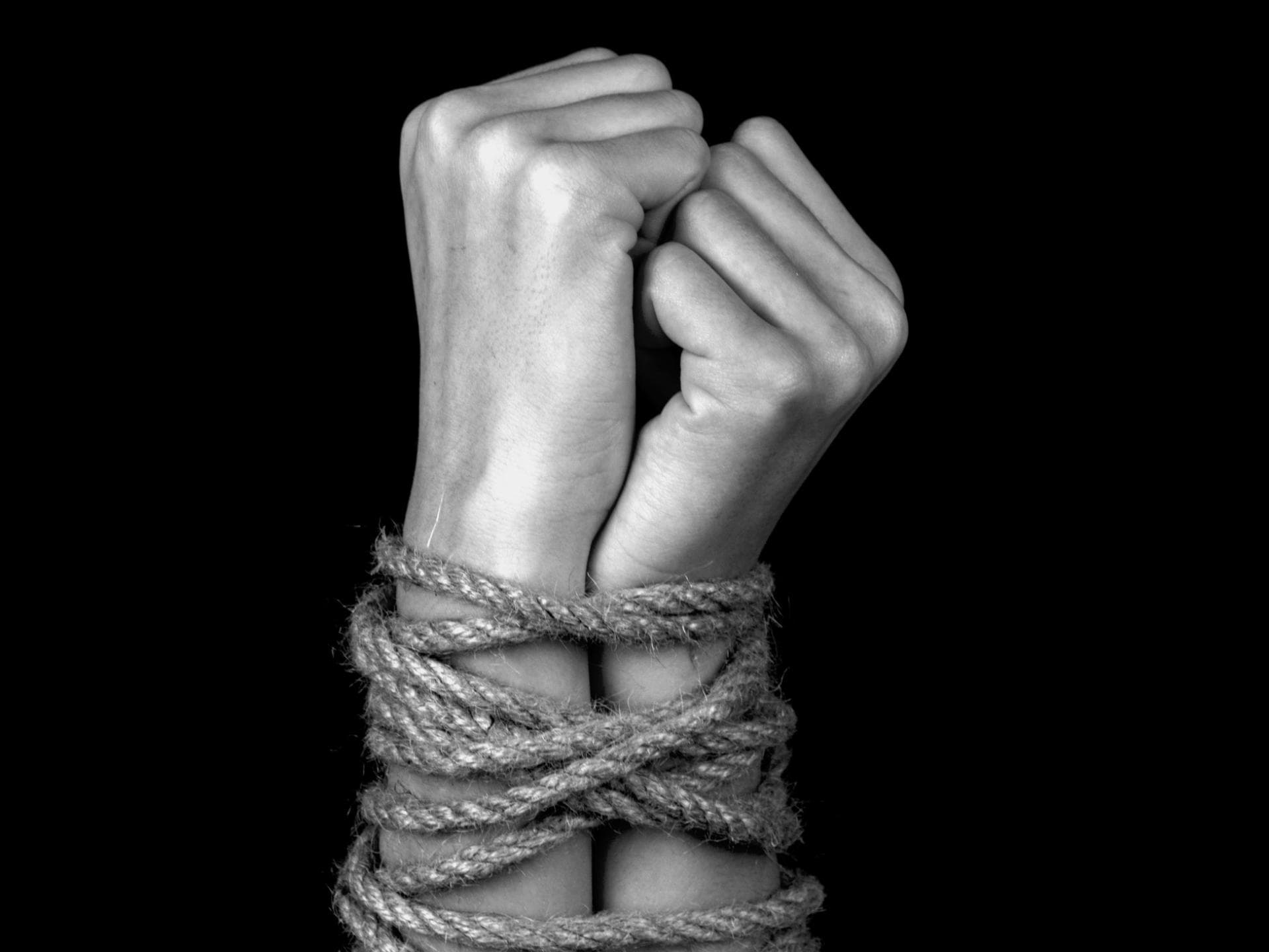 verknotete hände bondage fesselspiel