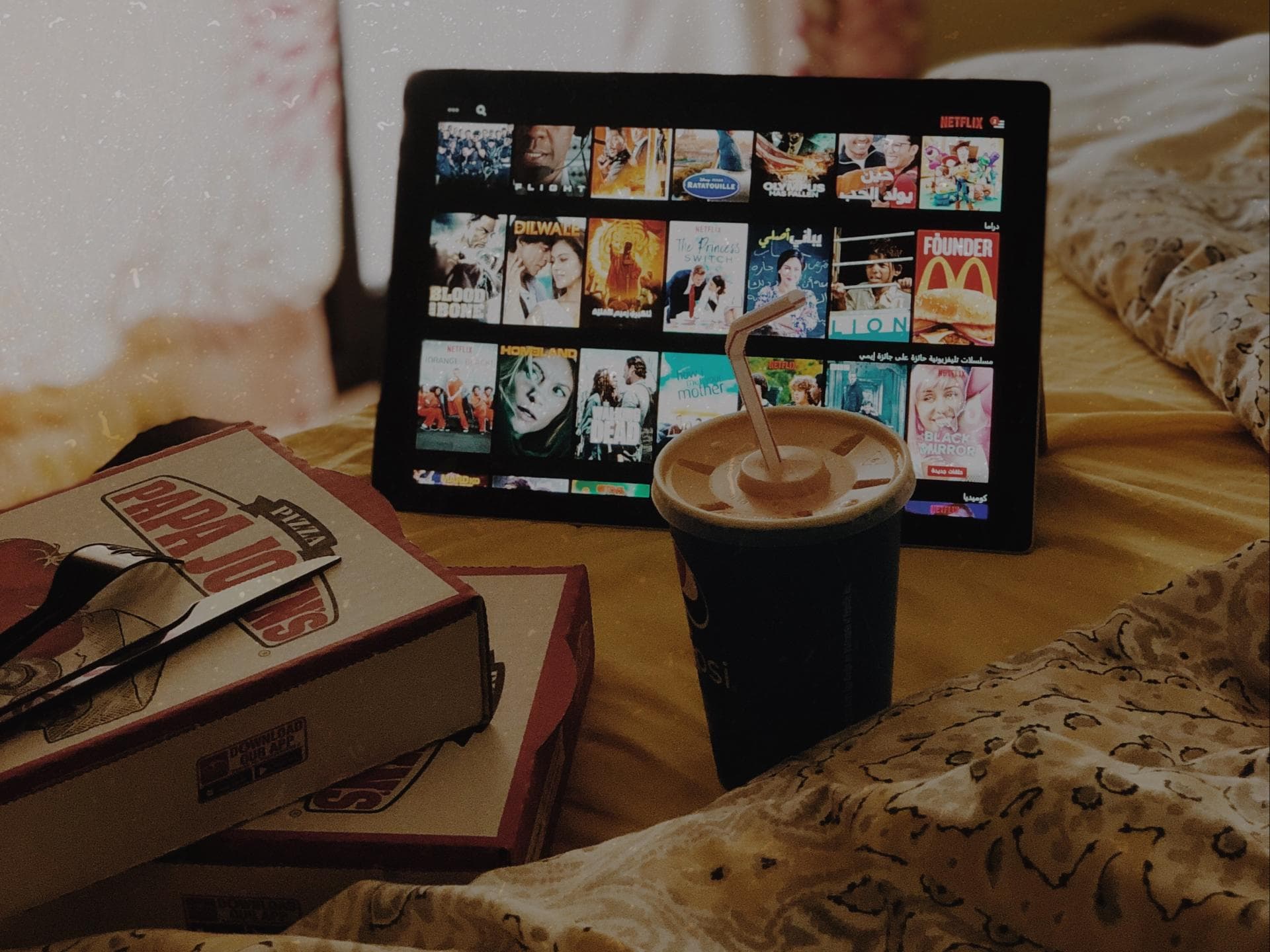 iPad und Essen im Bett