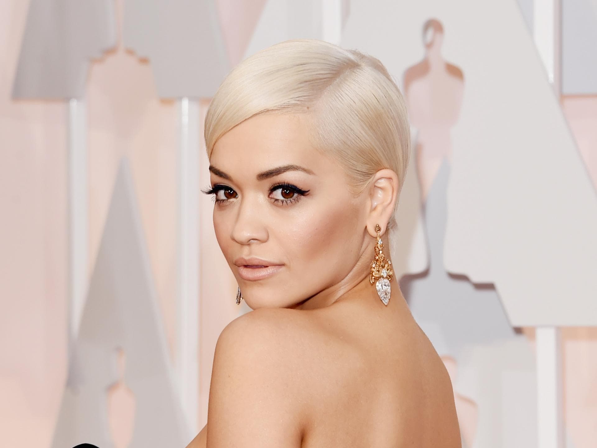 Rita Ora kurze Haare