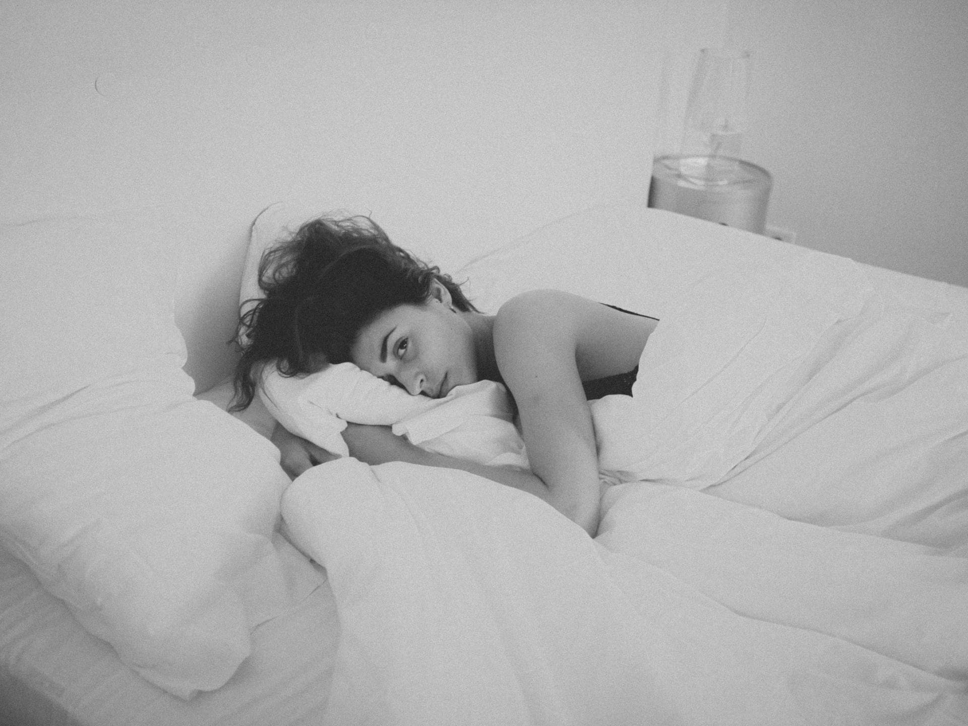 traumdeutung sex mit ex frau nackt im bett traurig
