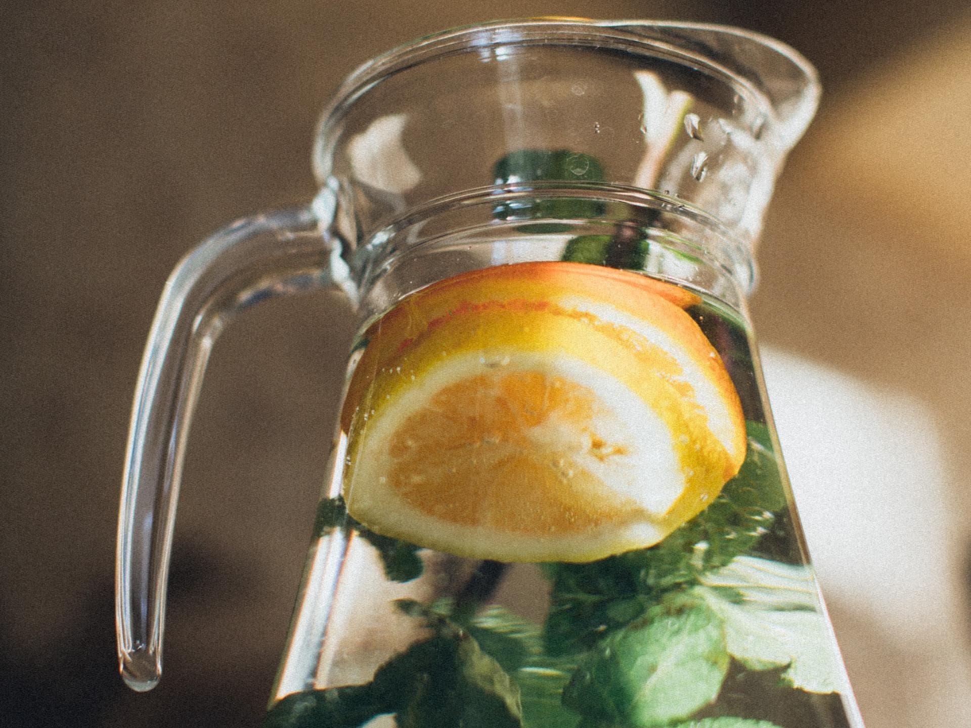 Zitronenwasser Zitronenwasser