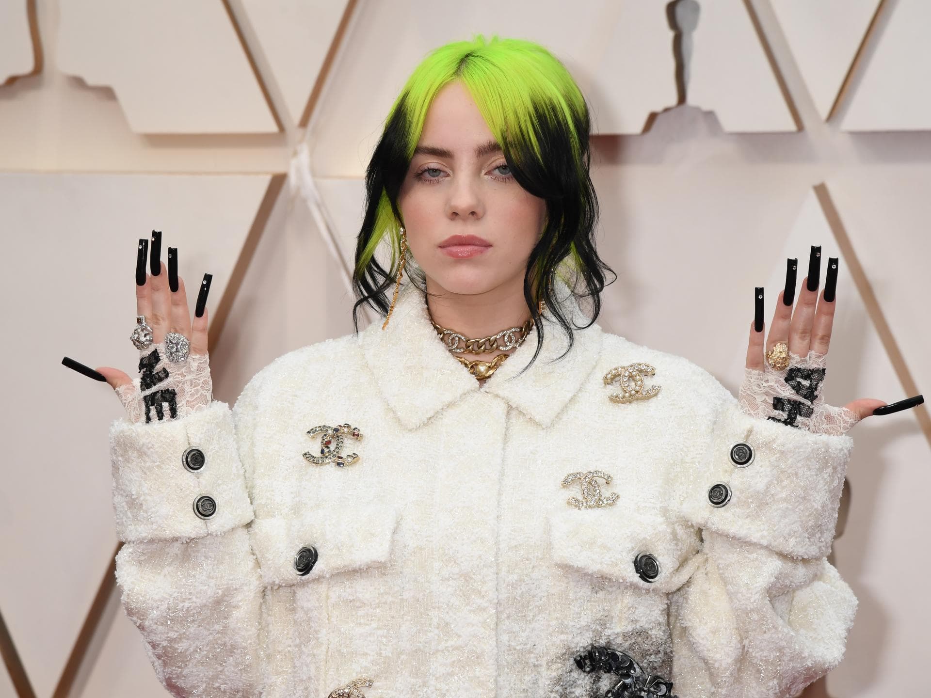 billie eilish ohne kleidung billie eilish kostüm chanel