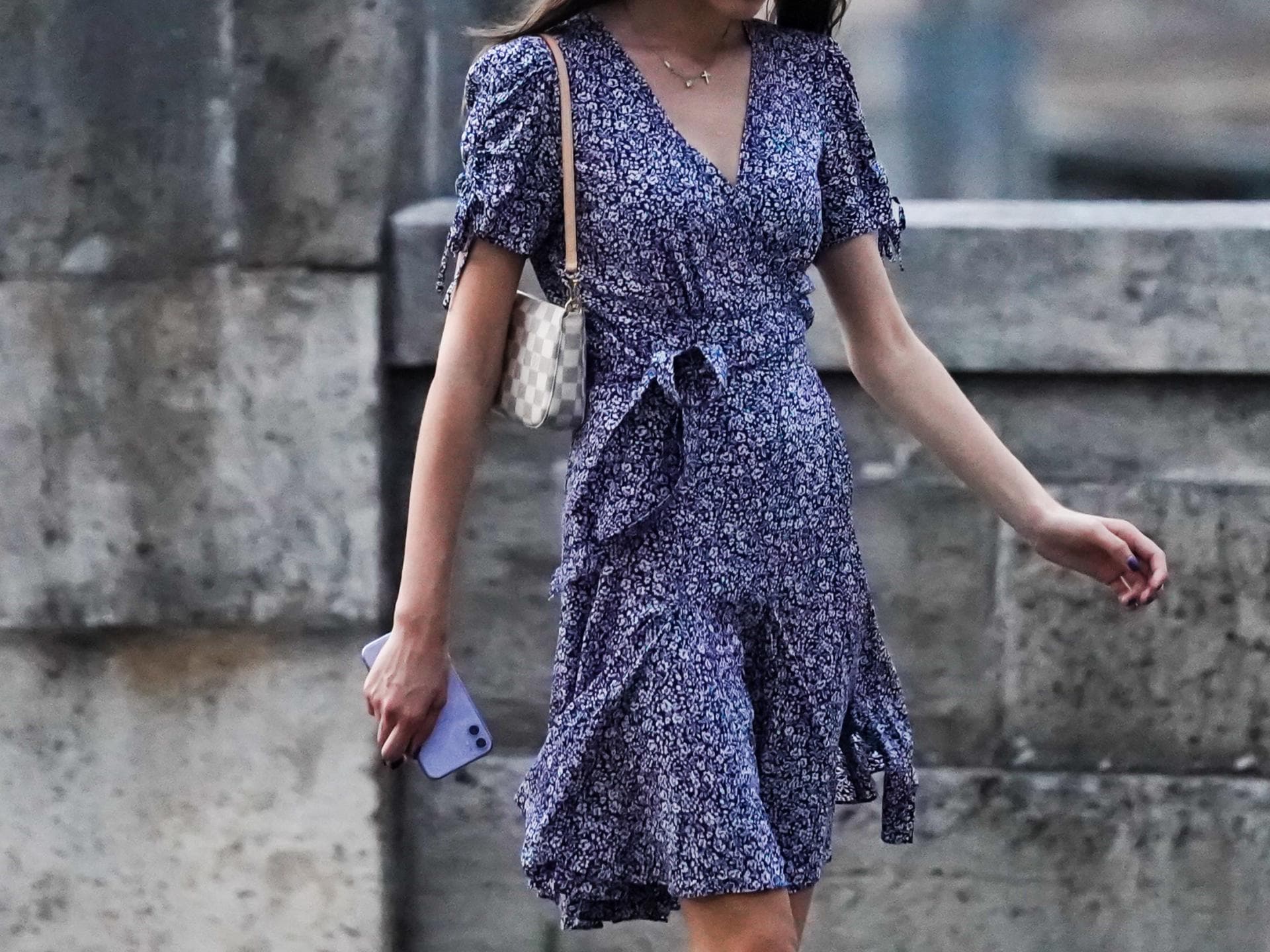 Sommerkleid dunkelblau Volants