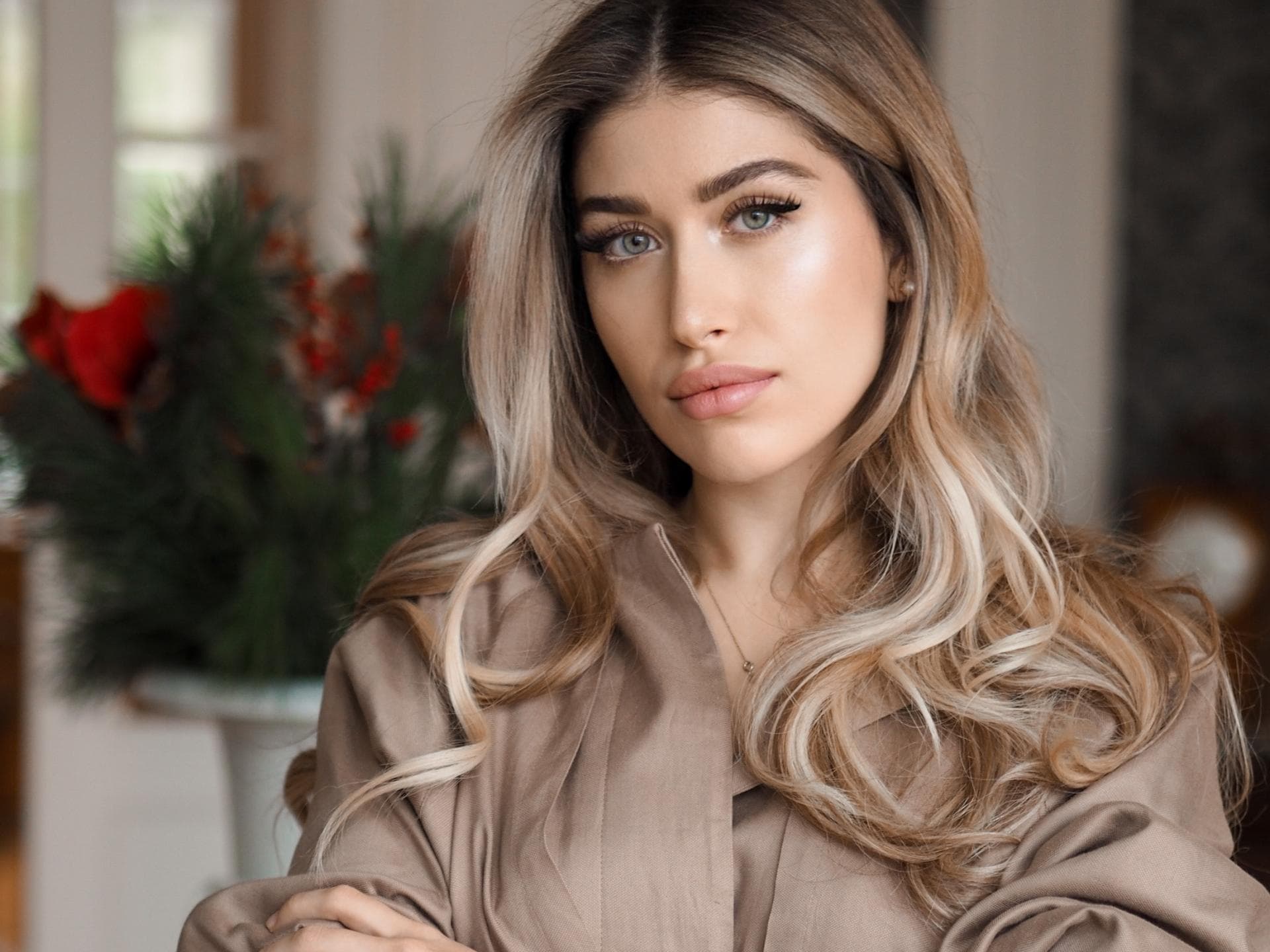 Diana June schreibt für die Jolie Diana June