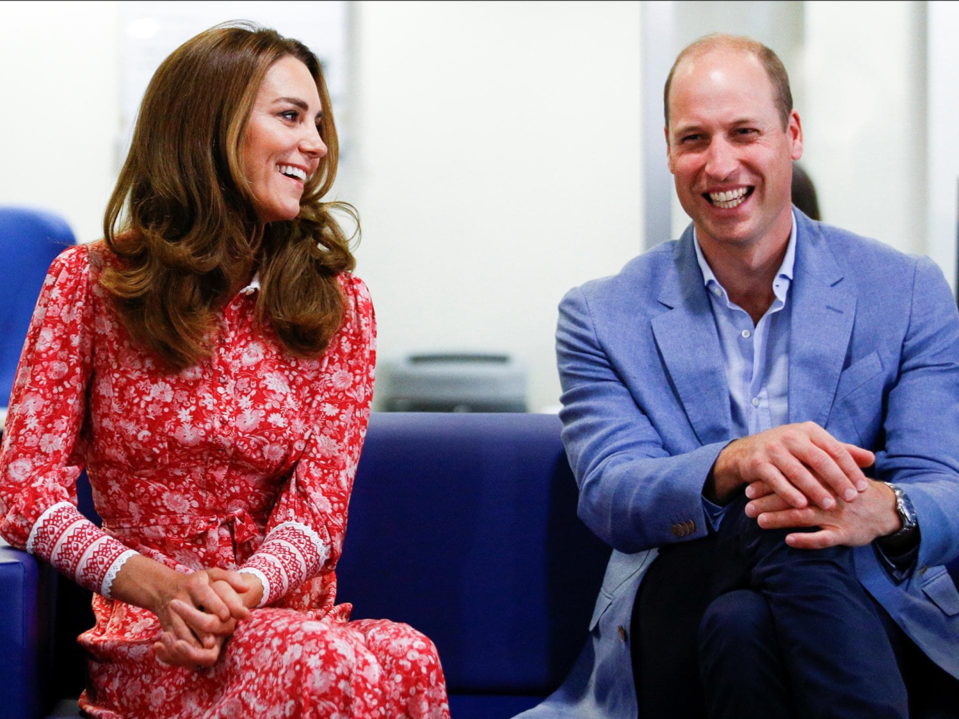 Herzogin Kate und Prinz William lachen