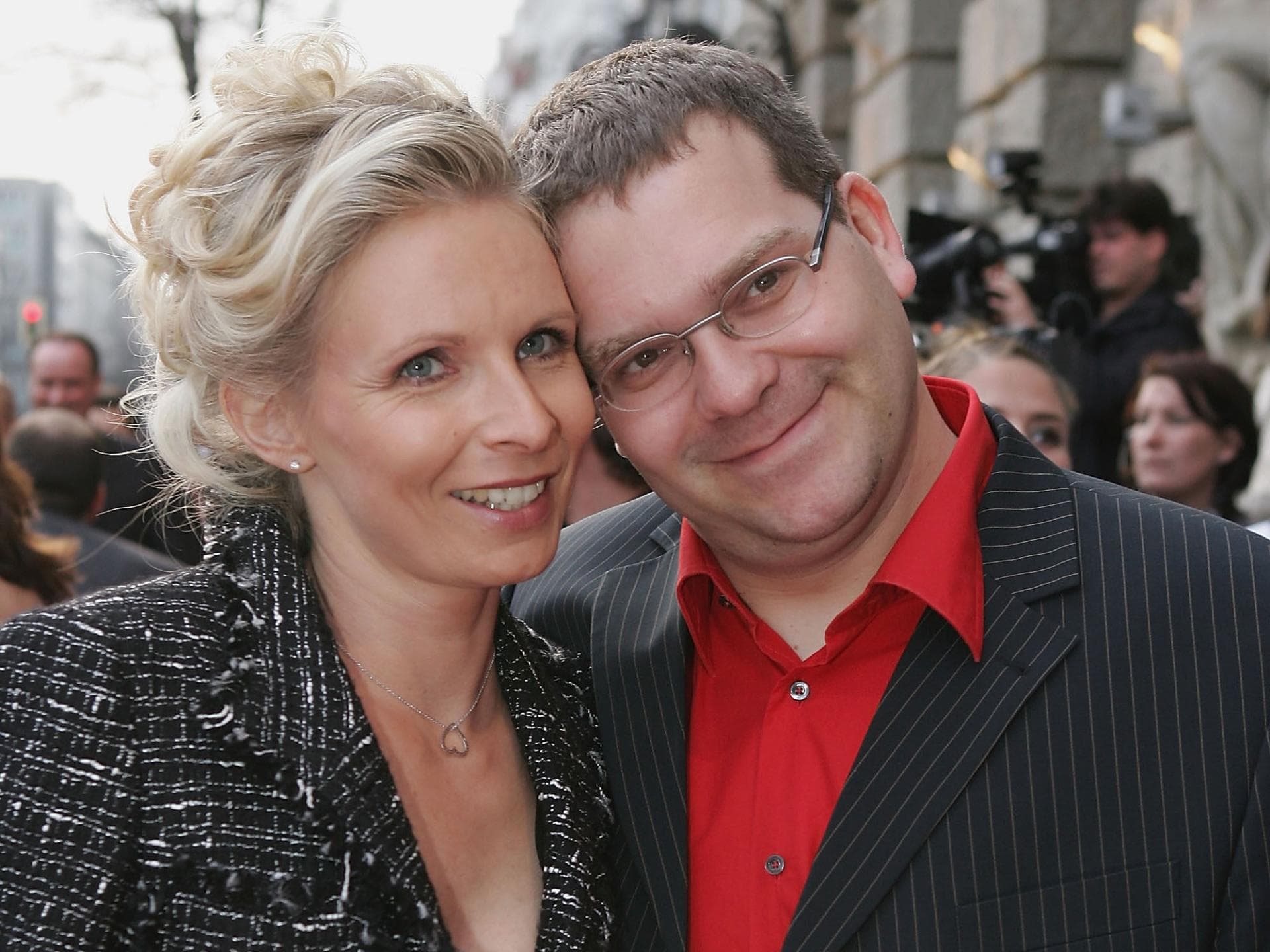 Elton mit seiner Frau Yvonne