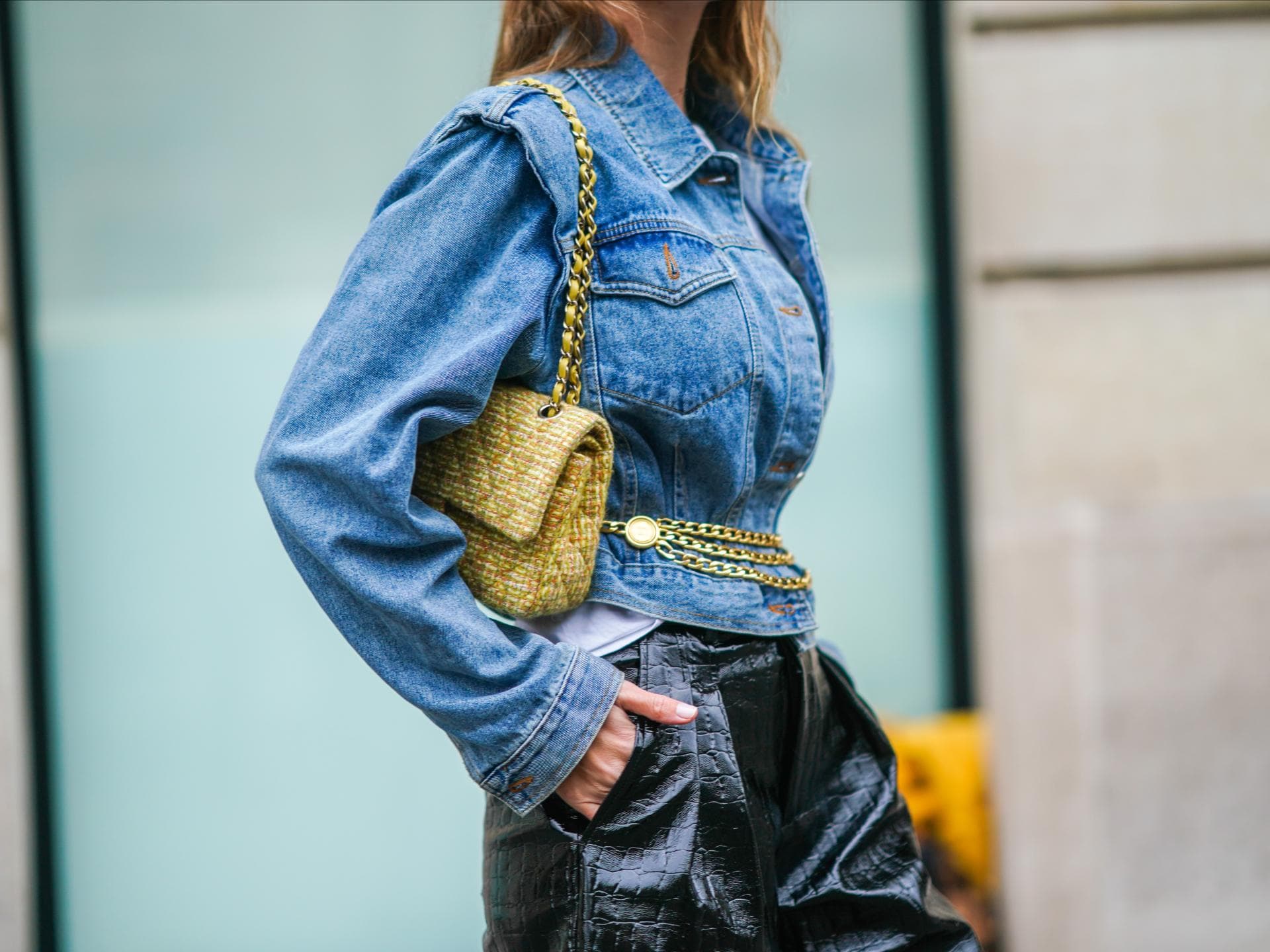 Jeansjacke Jeansjacke mit Gürtel aus Gliederketten