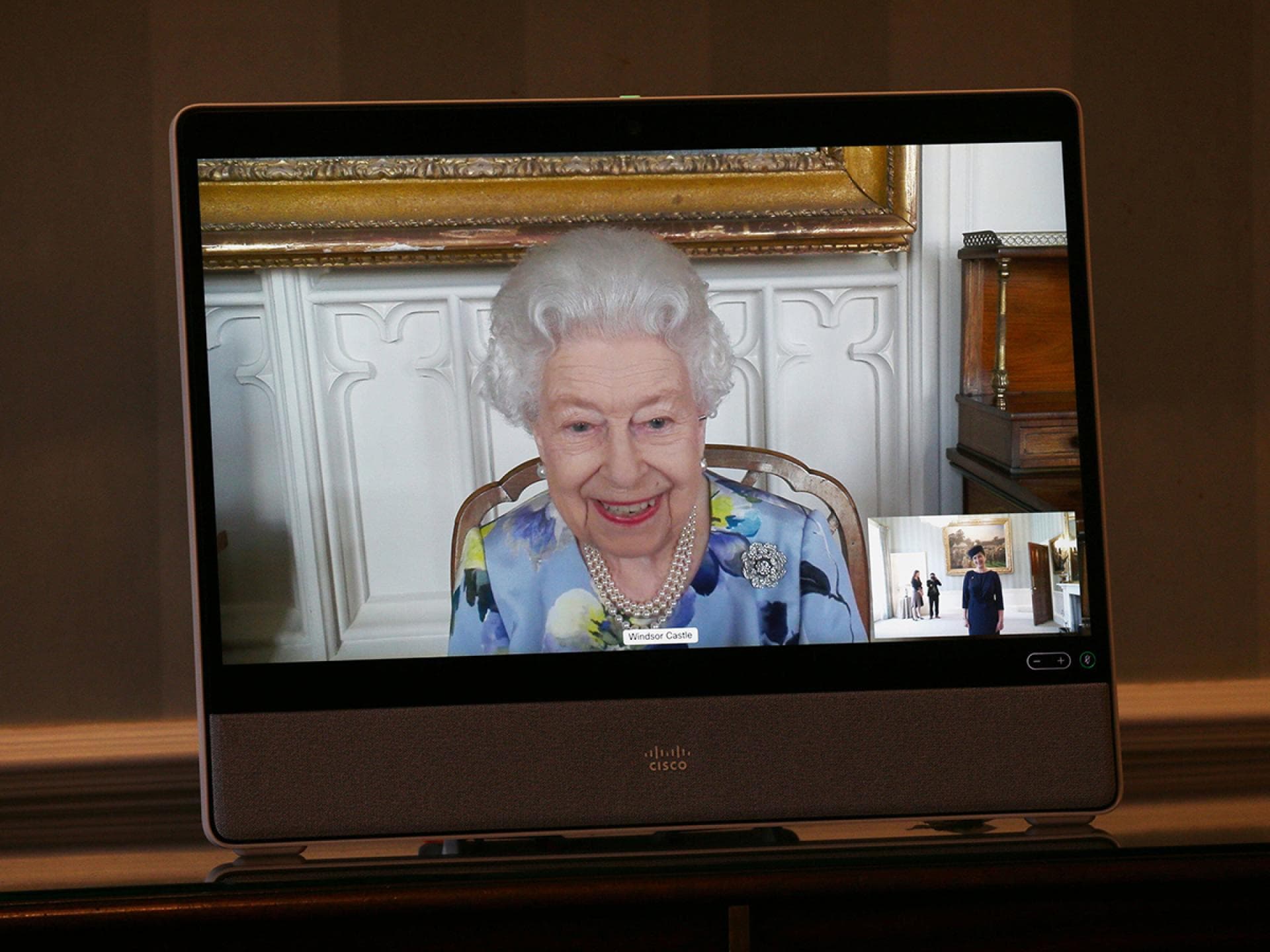 Queen Elizabeth in einer Videokonferenz