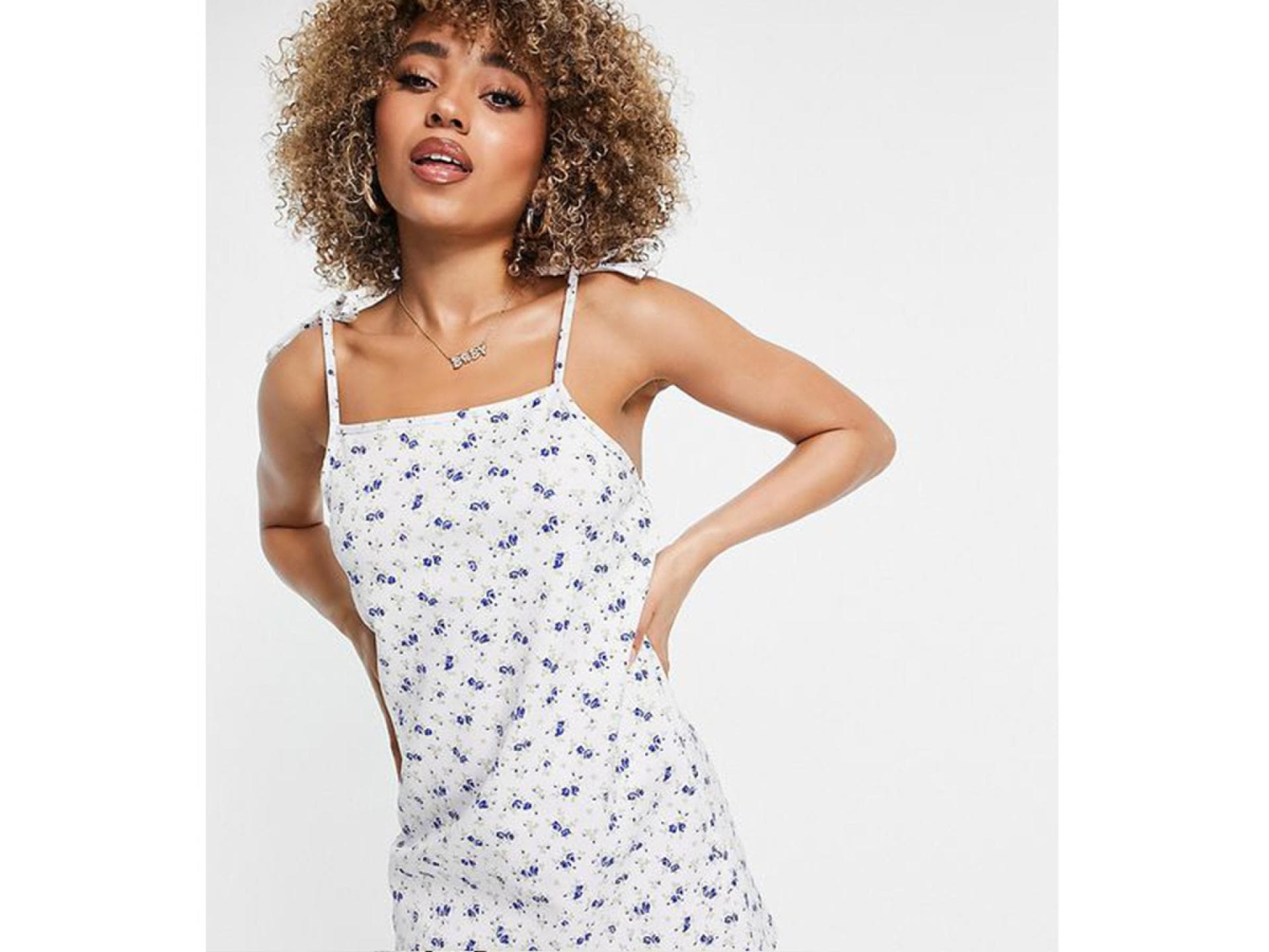 Camisole-Minikleid mit gebundenen Trägern und Blumenmuster in Blau