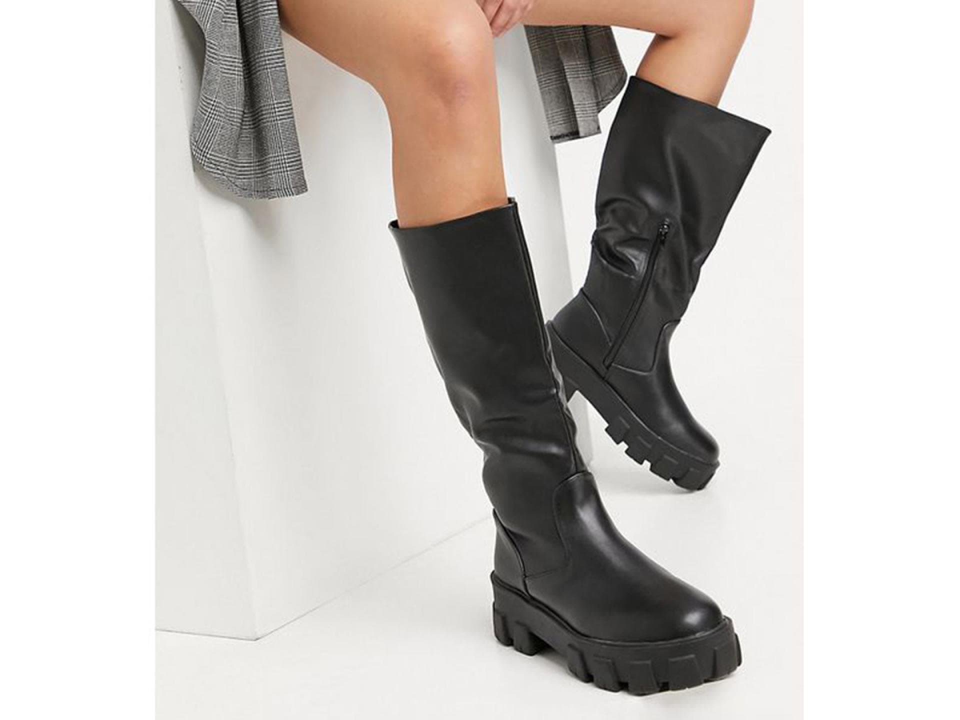 Kniehohe Stiefel in Schwarz