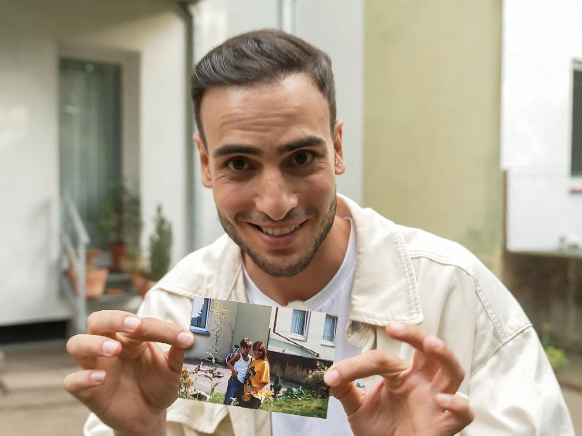 Timur Ülker redet über seine Vergangenheit. Timur Ülker redet über seine Vergangenheit.