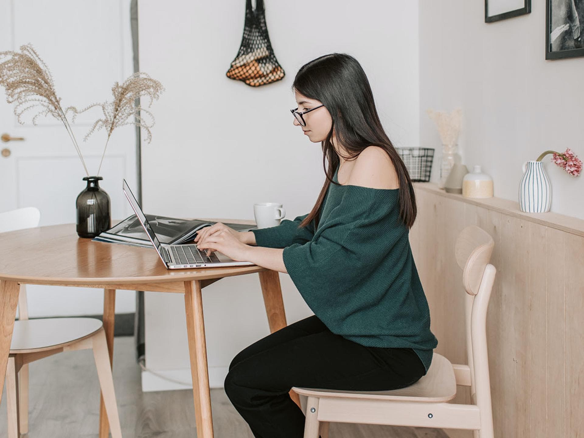 Frau am Laptop