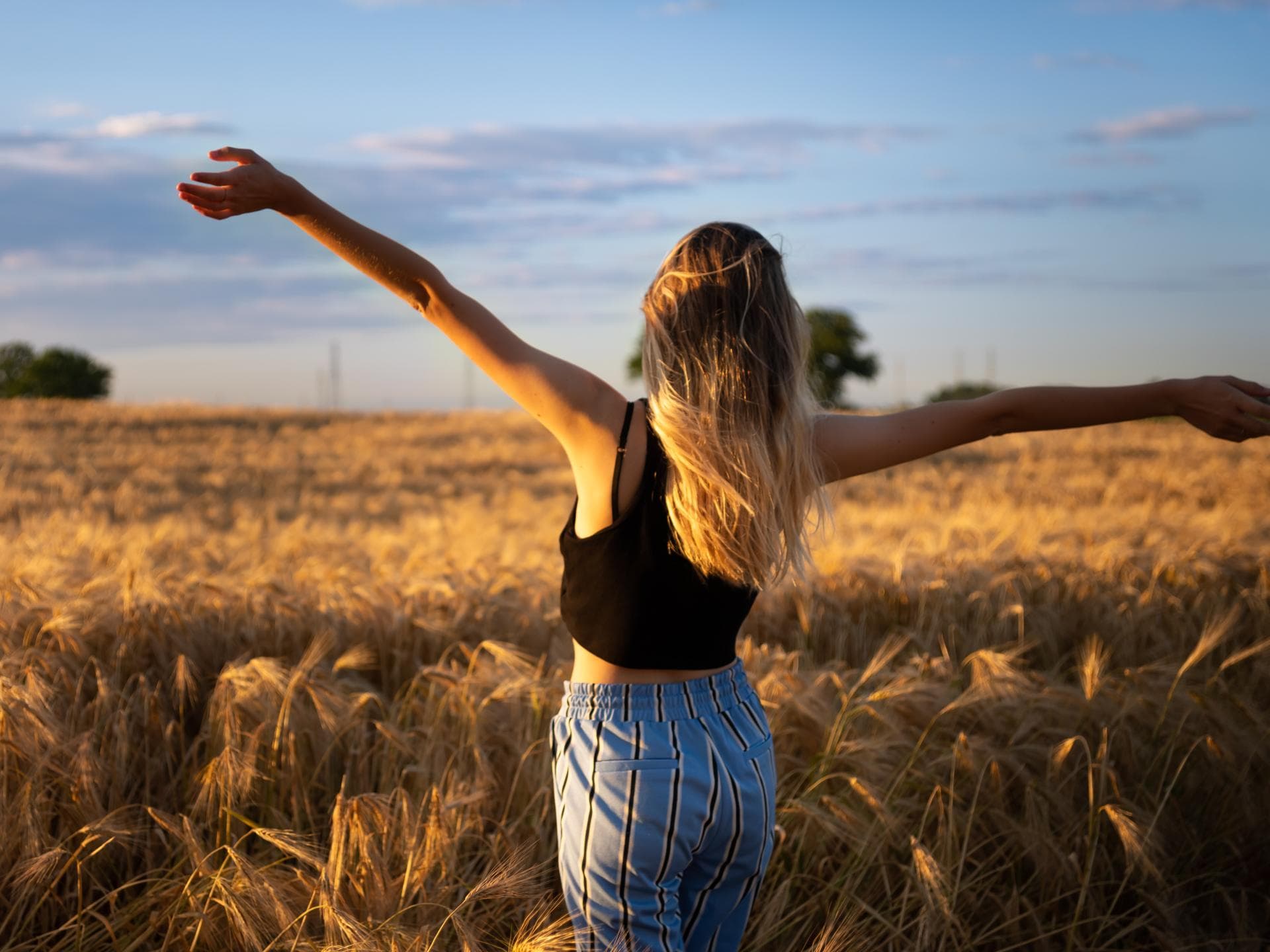Horoskop Thema Horoskop Thema: Frau im Feld