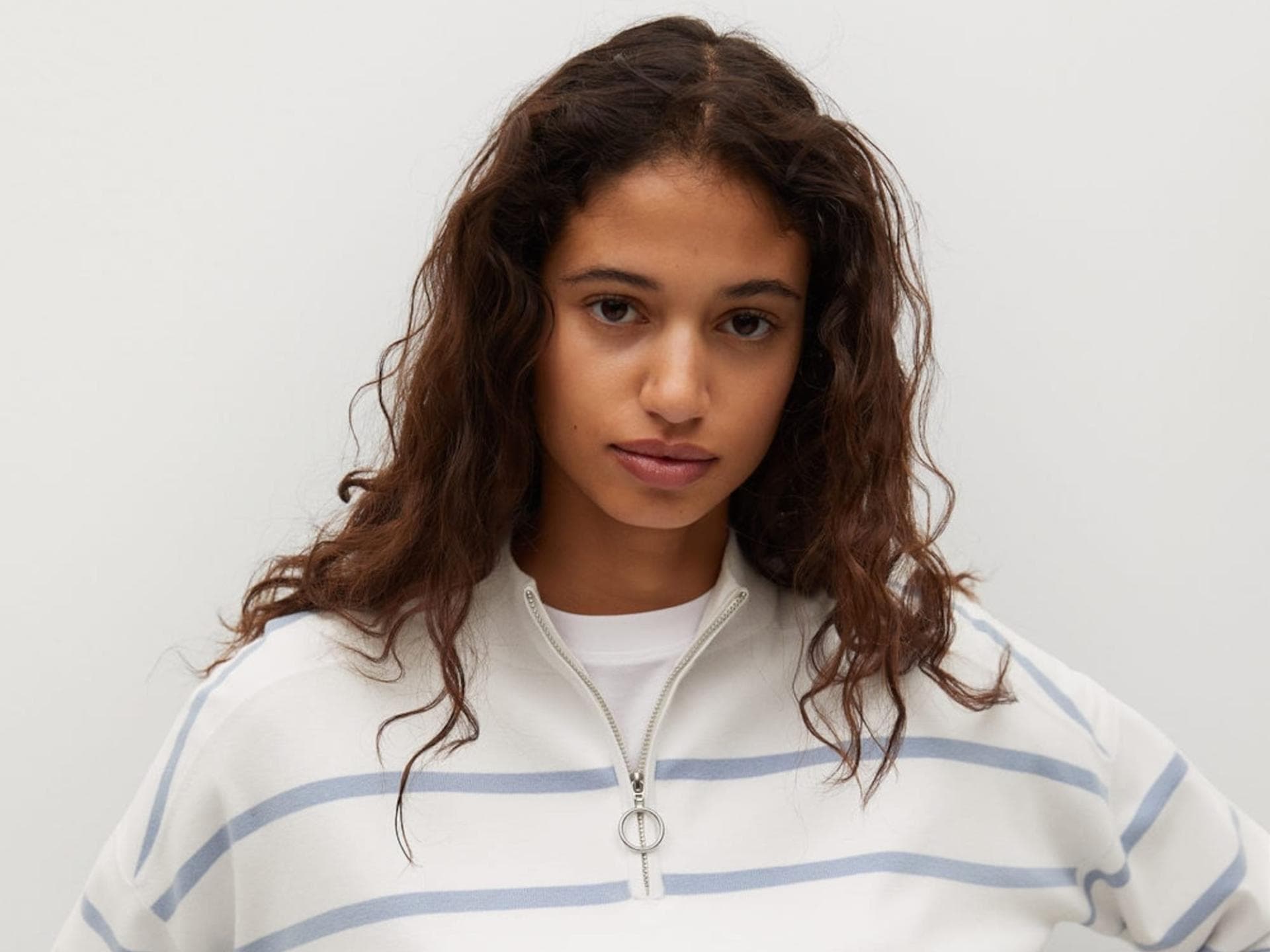 Mango Pullover in weiß mit hellblauen Streifen