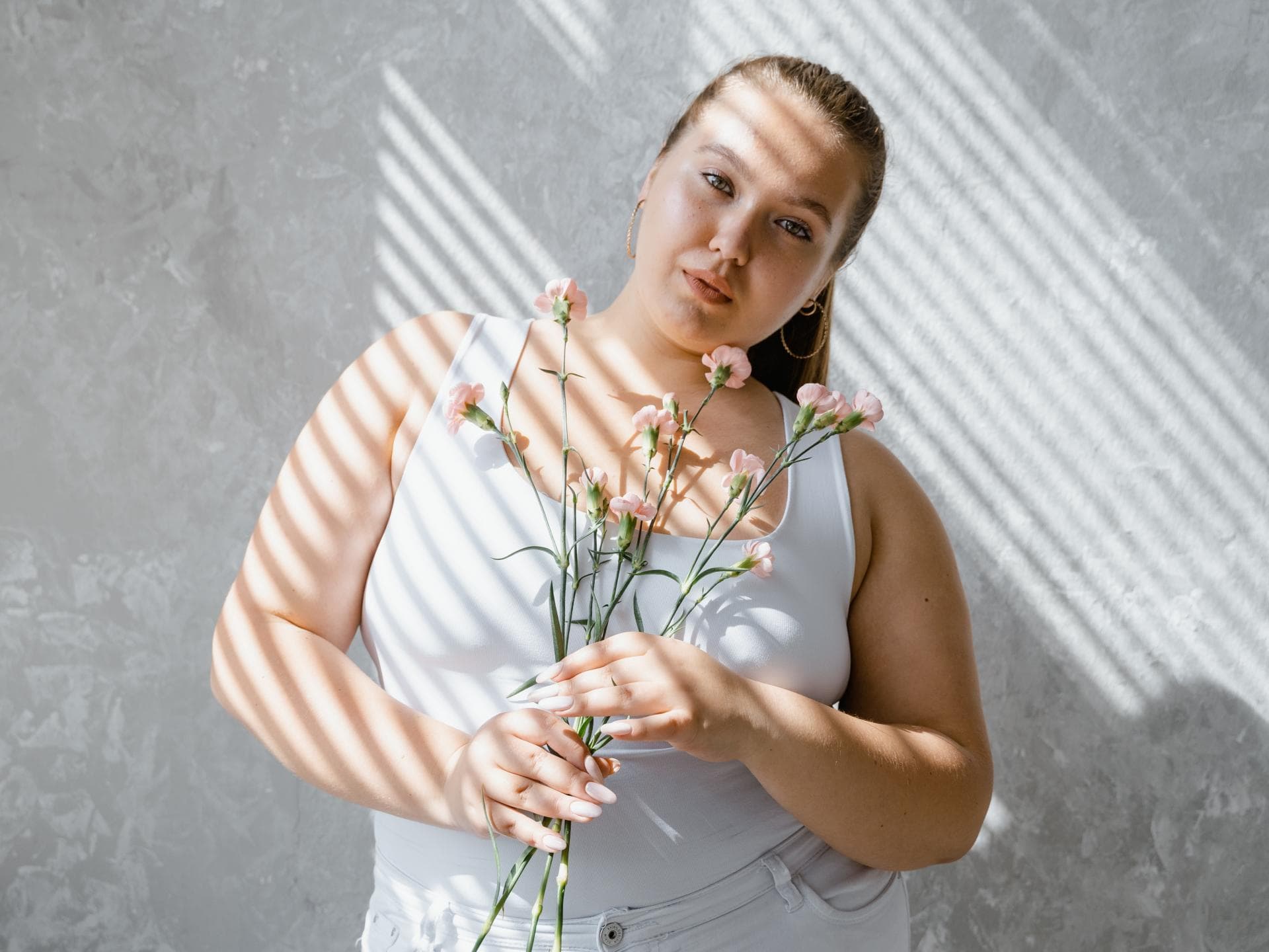 Horoskop Thema: Frau mit Blumen