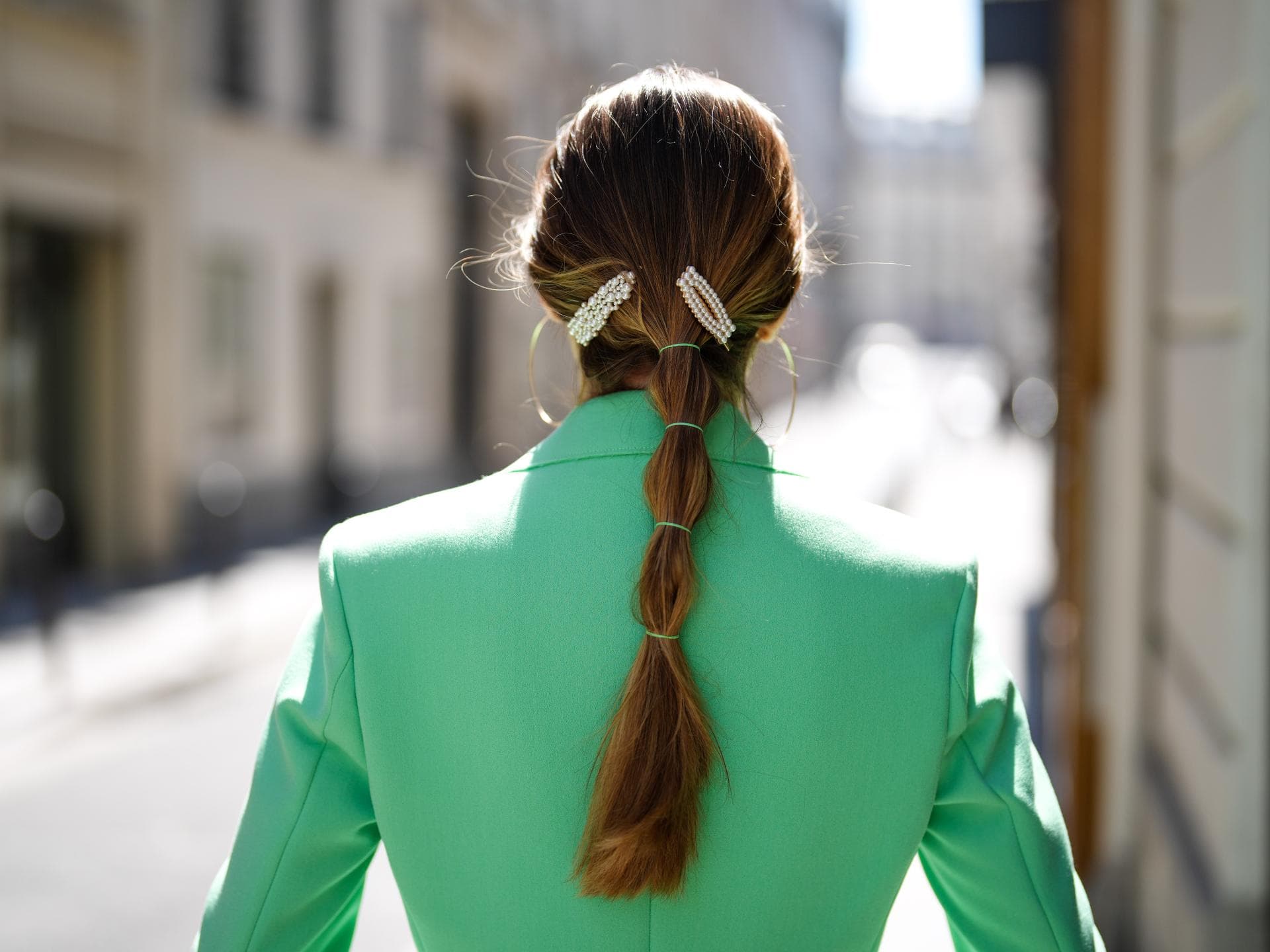 Pferdeschwanz mit Haarspangen