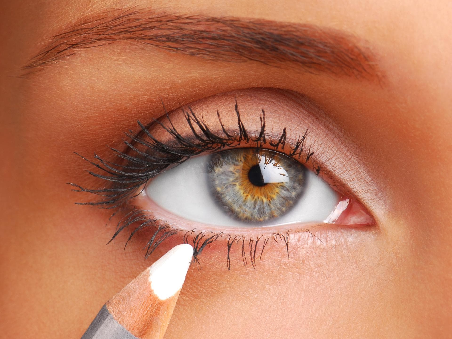 Weißer Eyeliner
