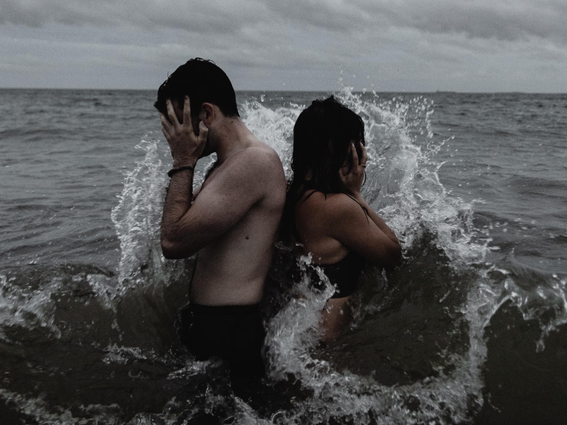 Horoskop Mann und Frau im Wasser Horoskop Mann und Frau im Wasser