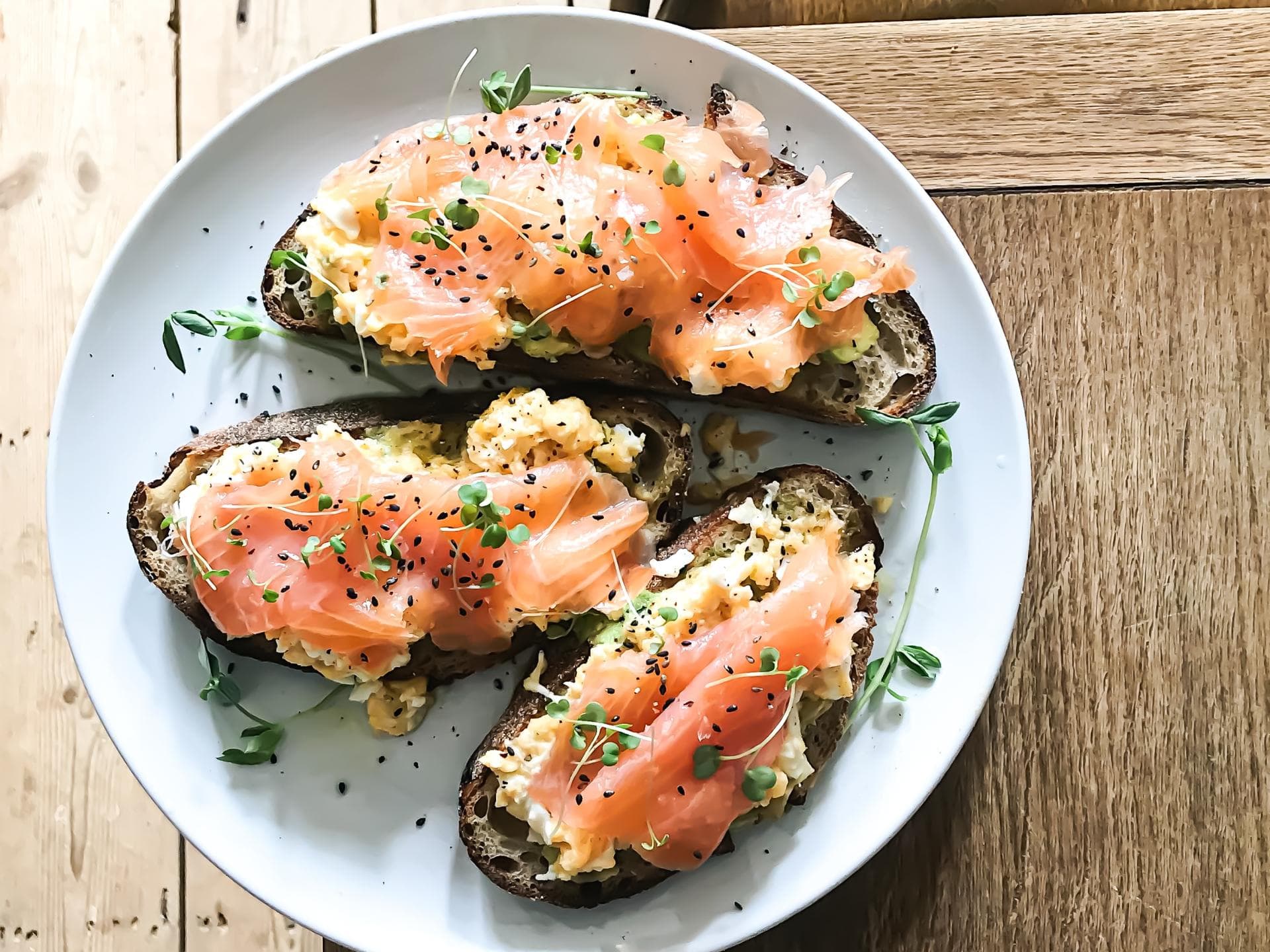 Brot mit Lachs