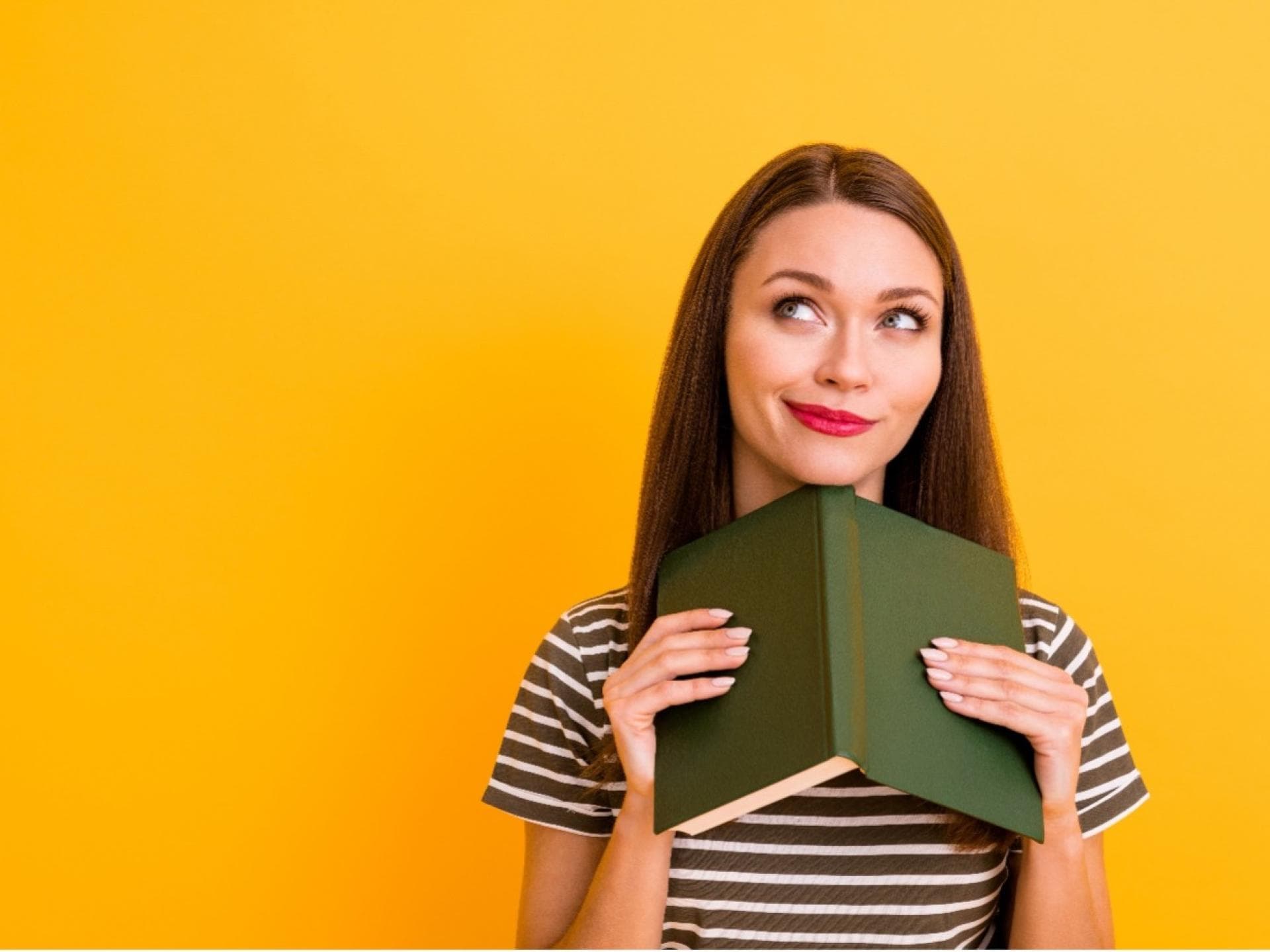 Frau mit Buch 