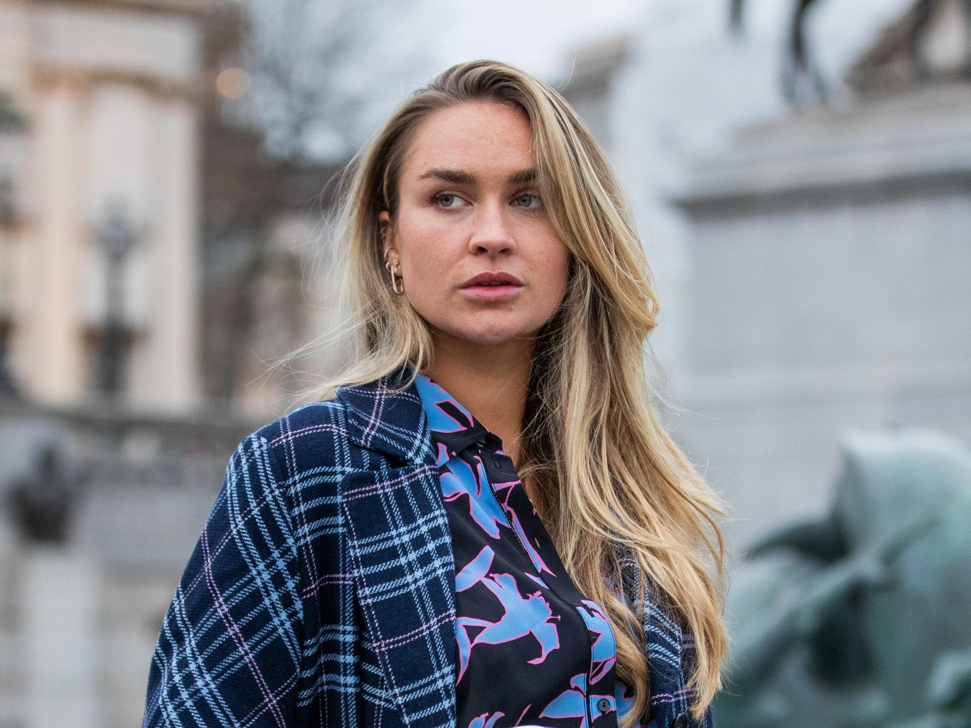 Nina Suess Blond