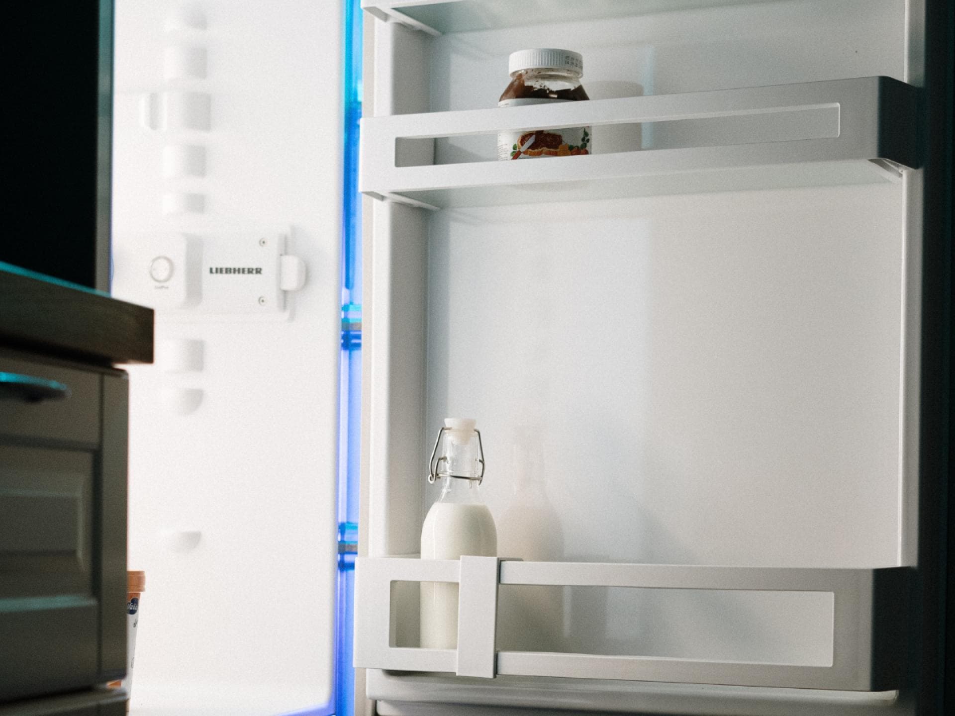 Milch im Kühlschrank
