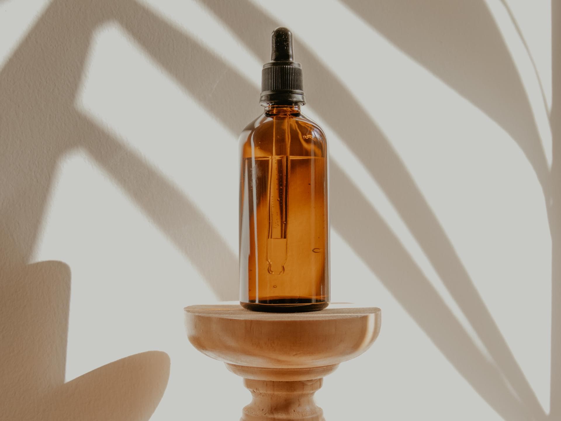 Haaröl ohne Silikone in Flasche
