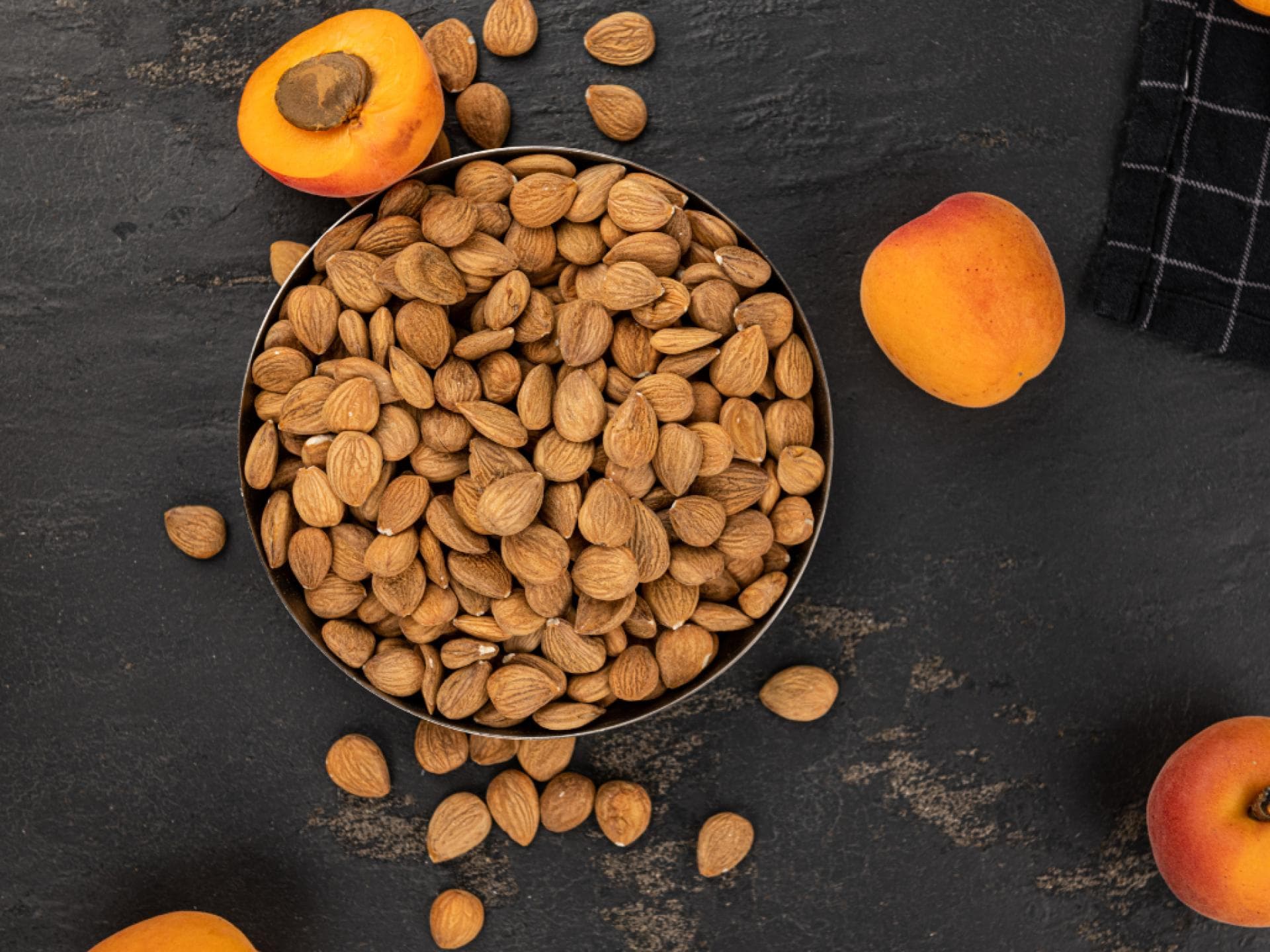 Aprikosenkerne Snack