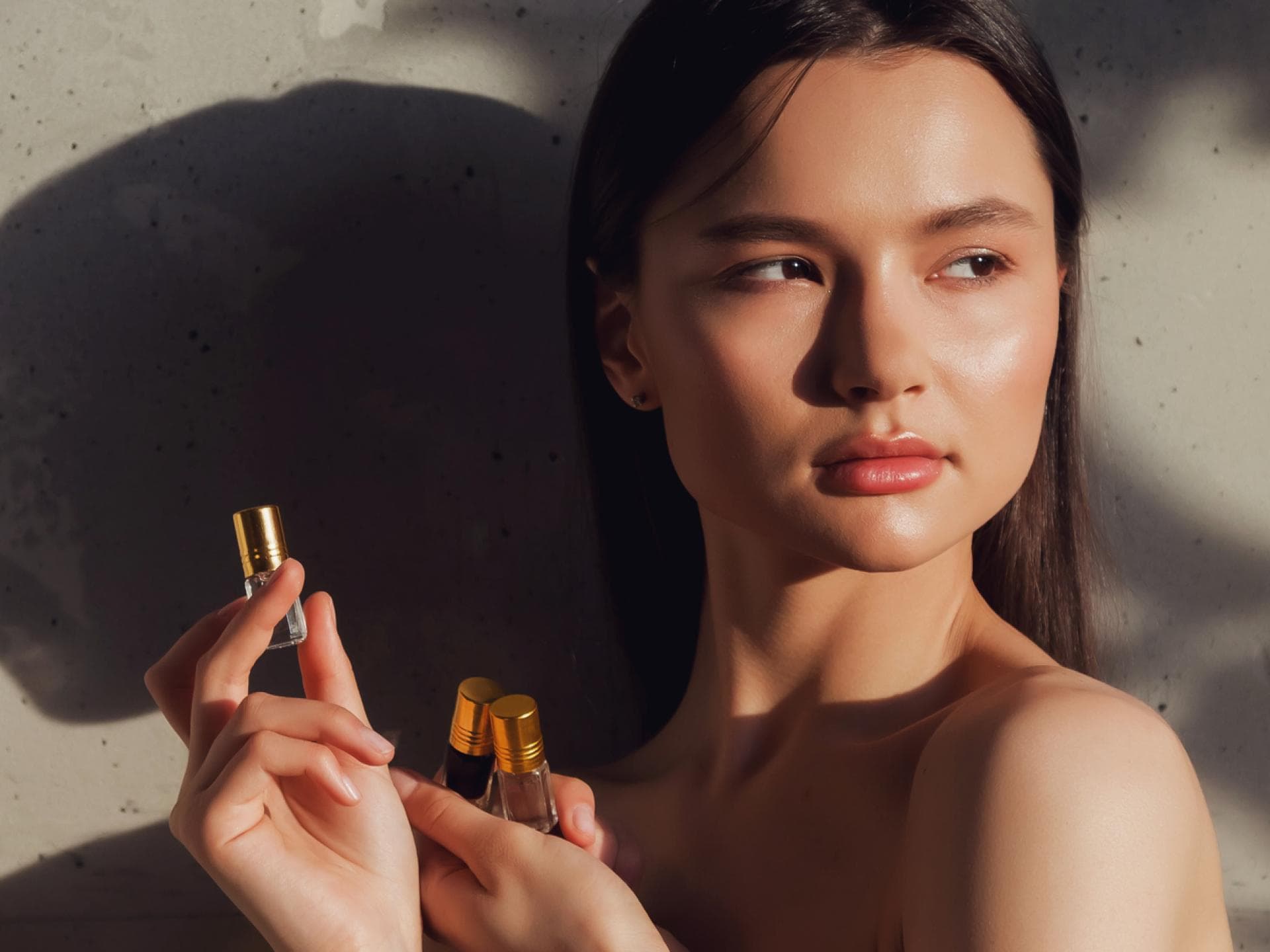 Frau mit Parfum 