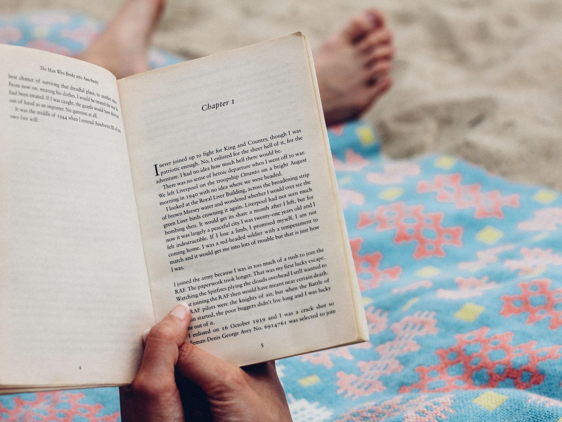 Buch am Strand