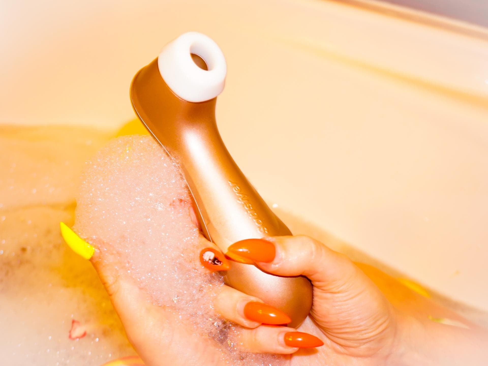 Sextoy in der Badewanne