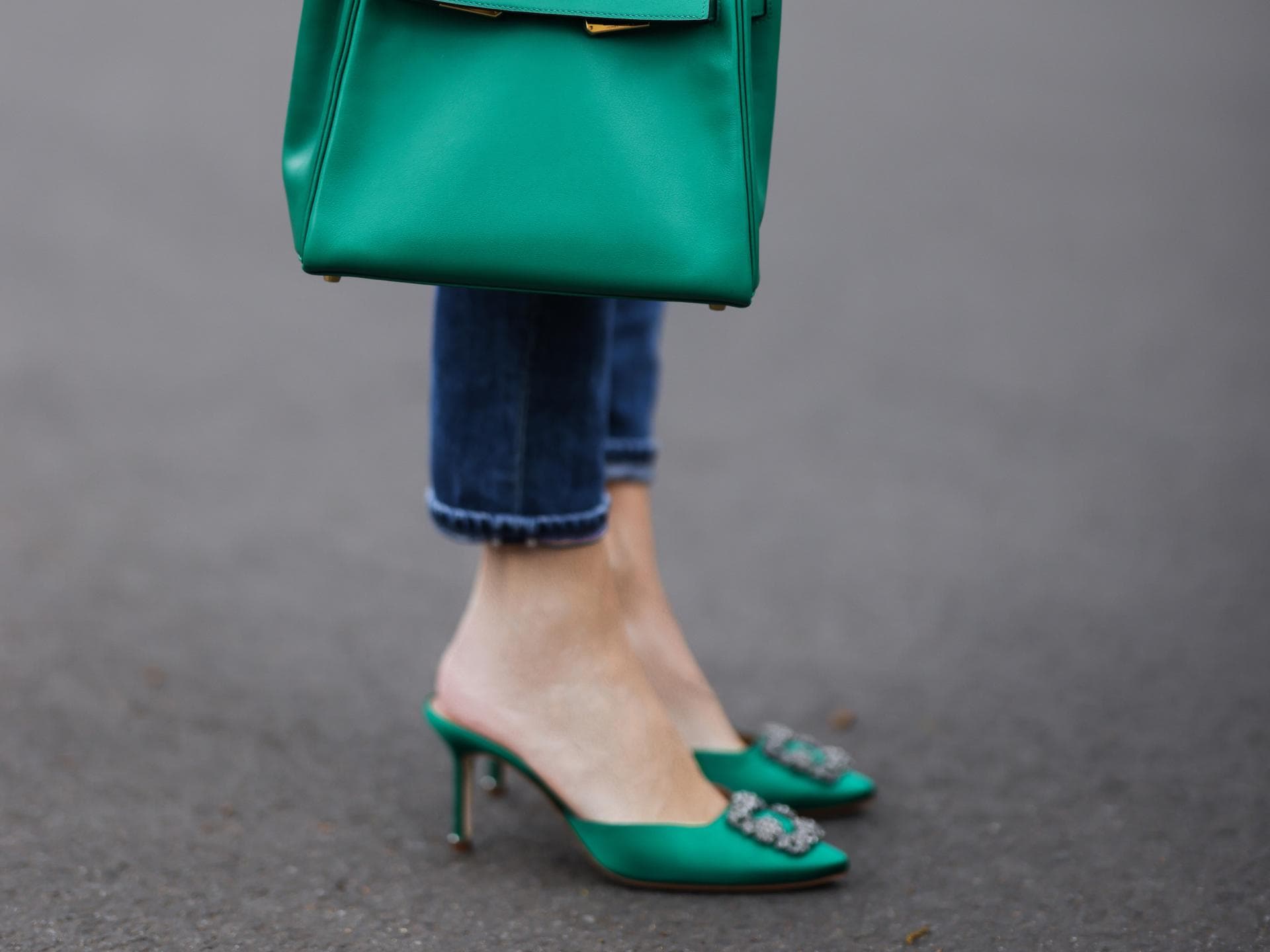 Frau trägt Low heels
