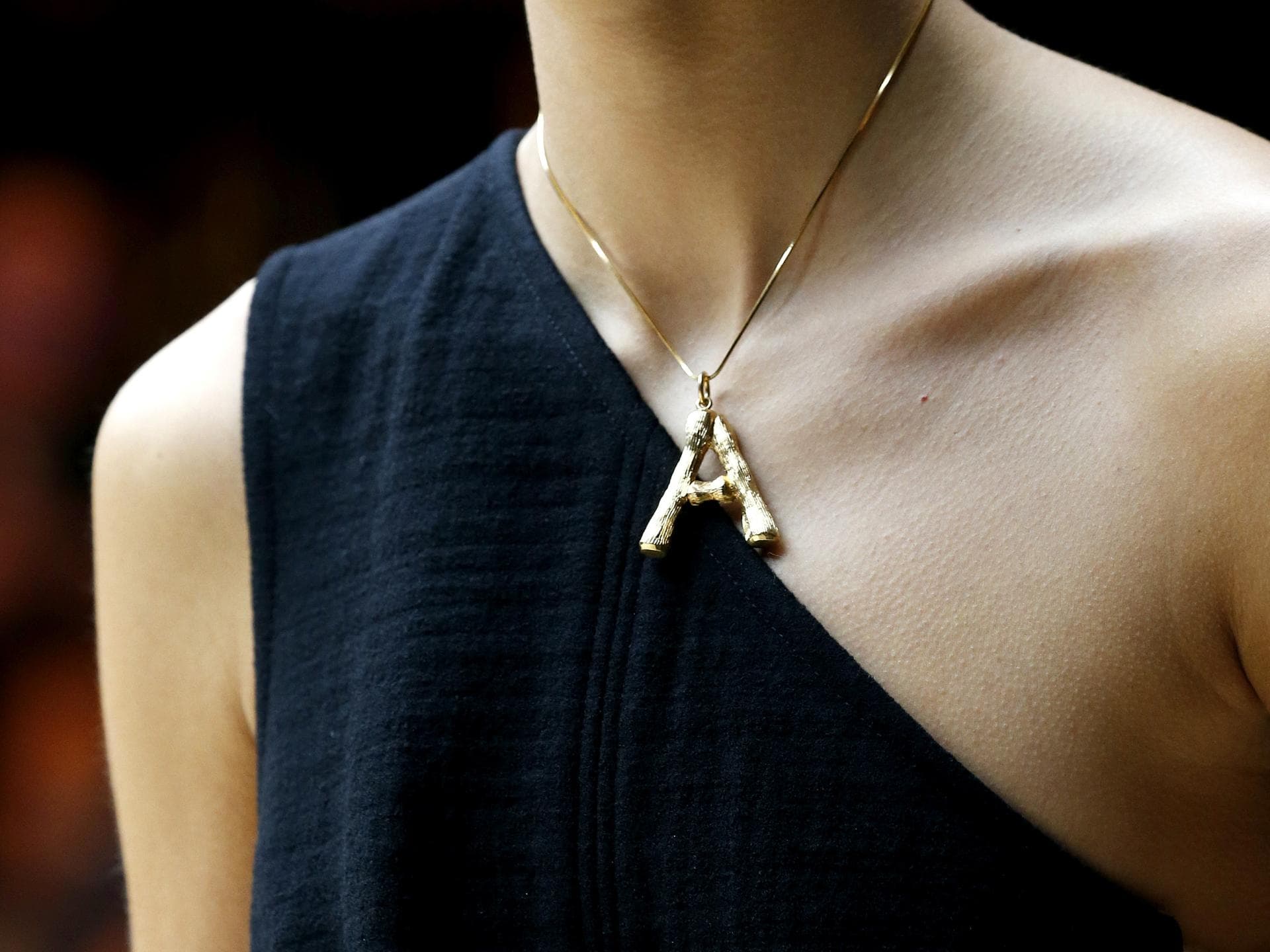 Kette mit Buchstabe