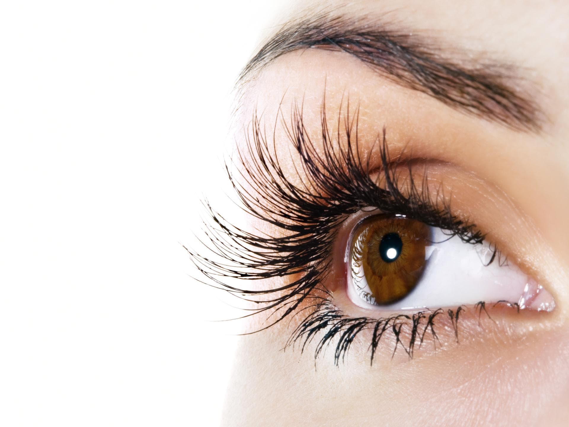 Auge mit langen Wimpern