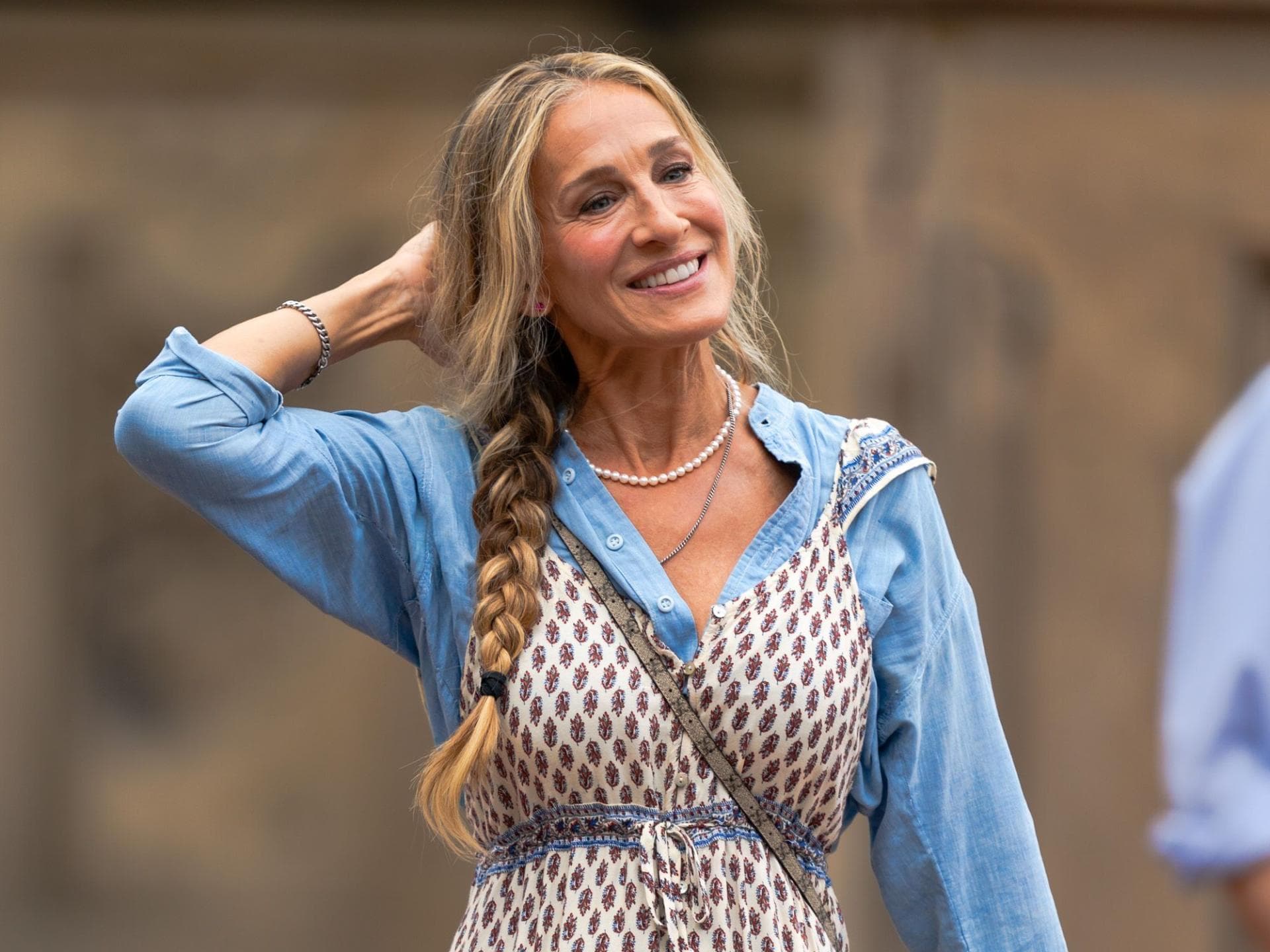 Sarah Jessica Parker mit Perlenkette