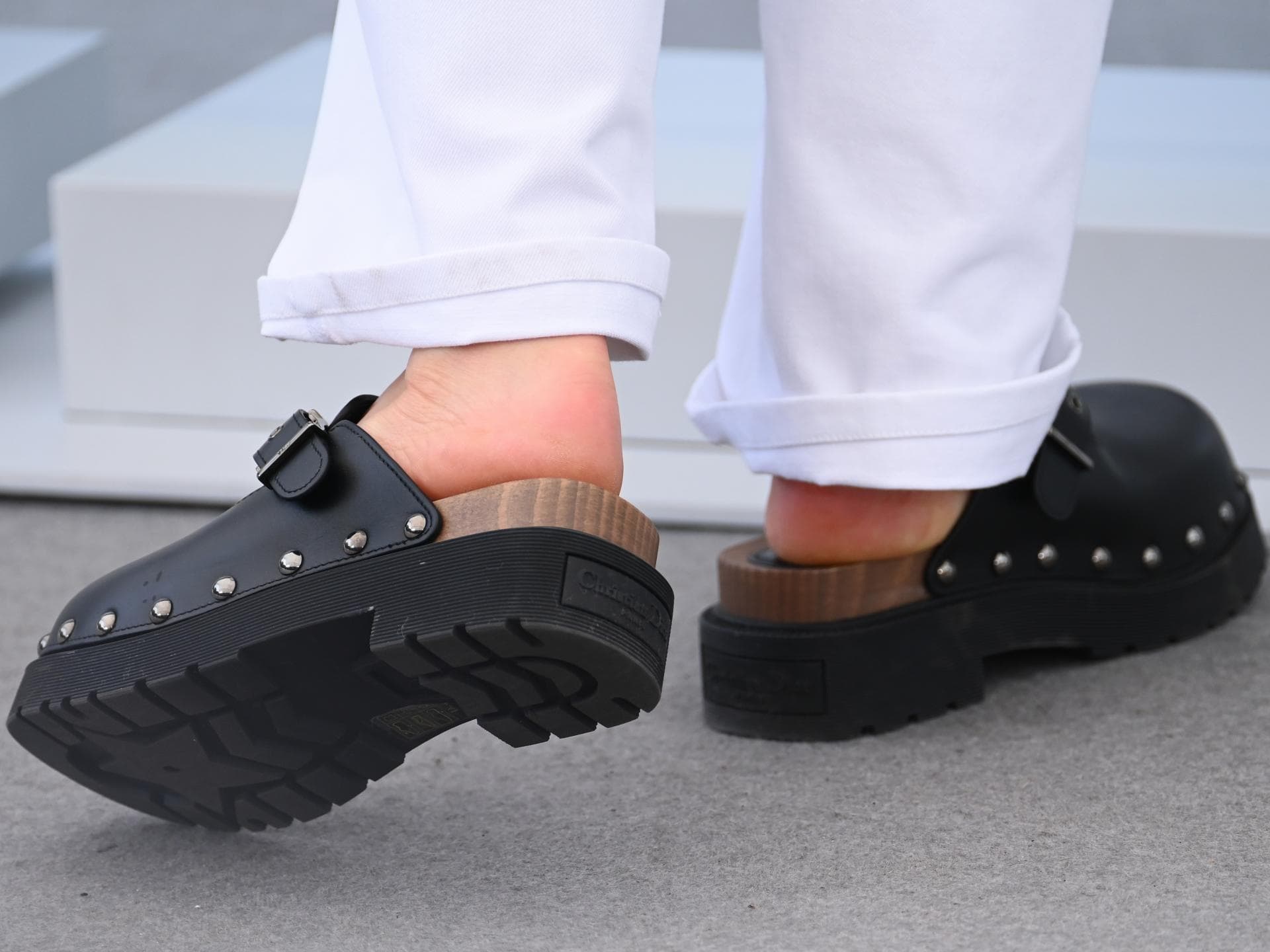 Schwarze Clogs