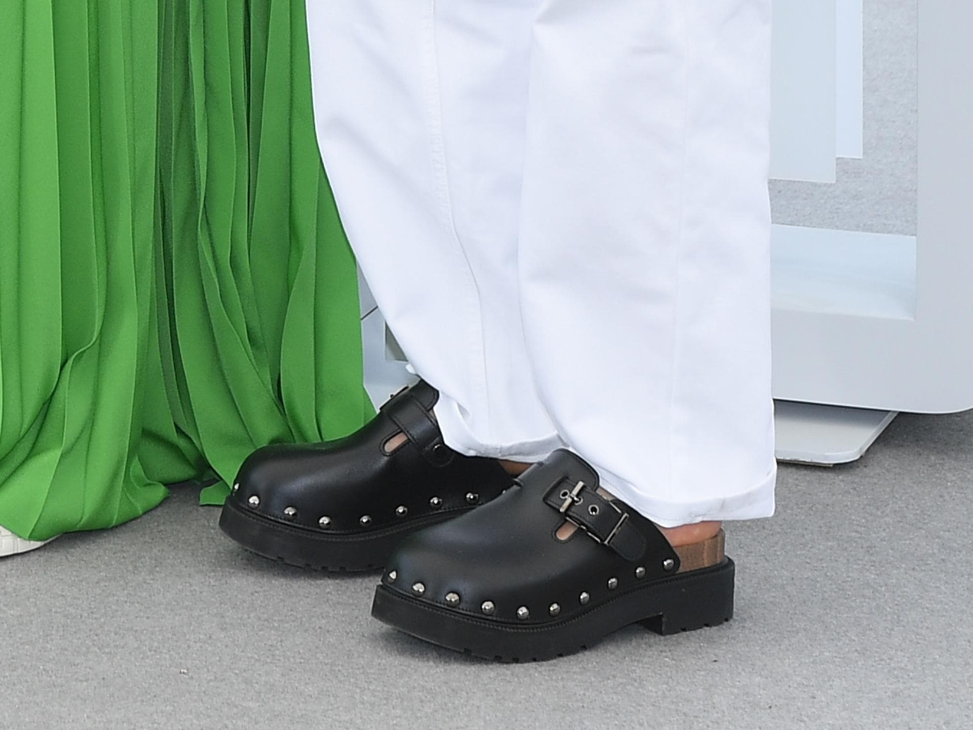 Schwarze Clogs