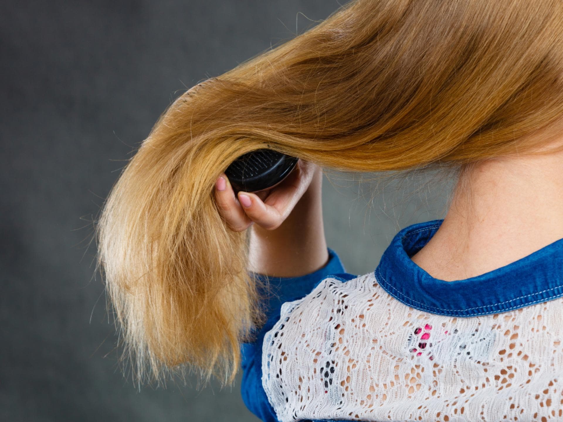 Haare bürsten