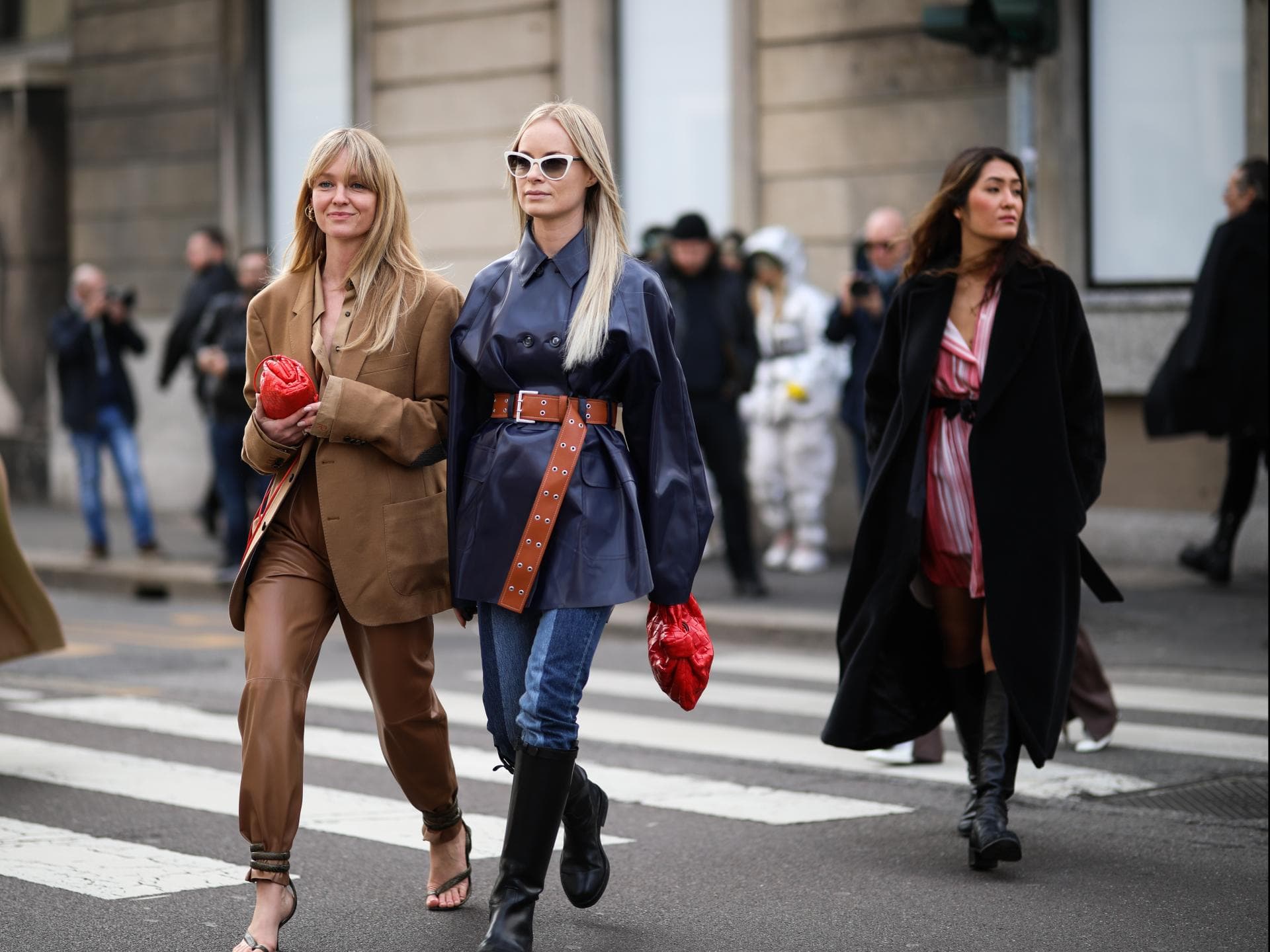 Frauen tragen Herbstmode