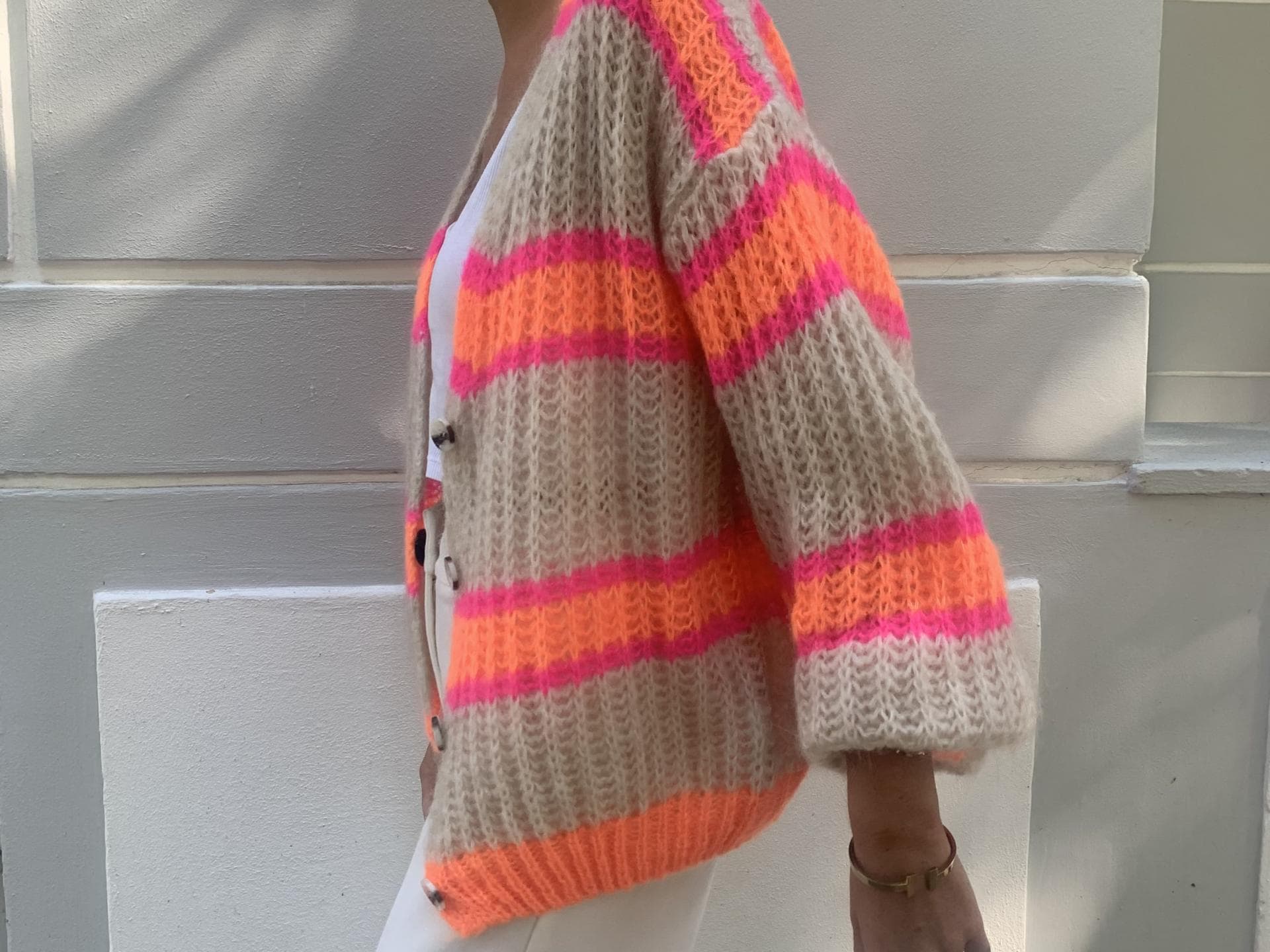 Strickjacke in Orange Pink und Beige
