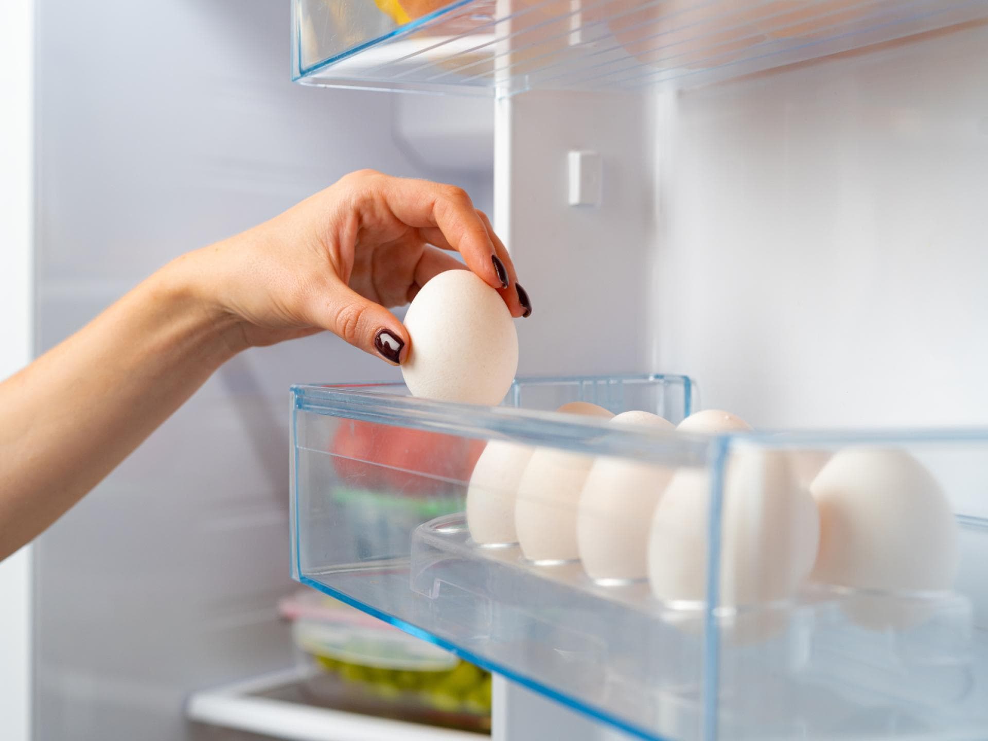 Eier in der Kühlschranktür