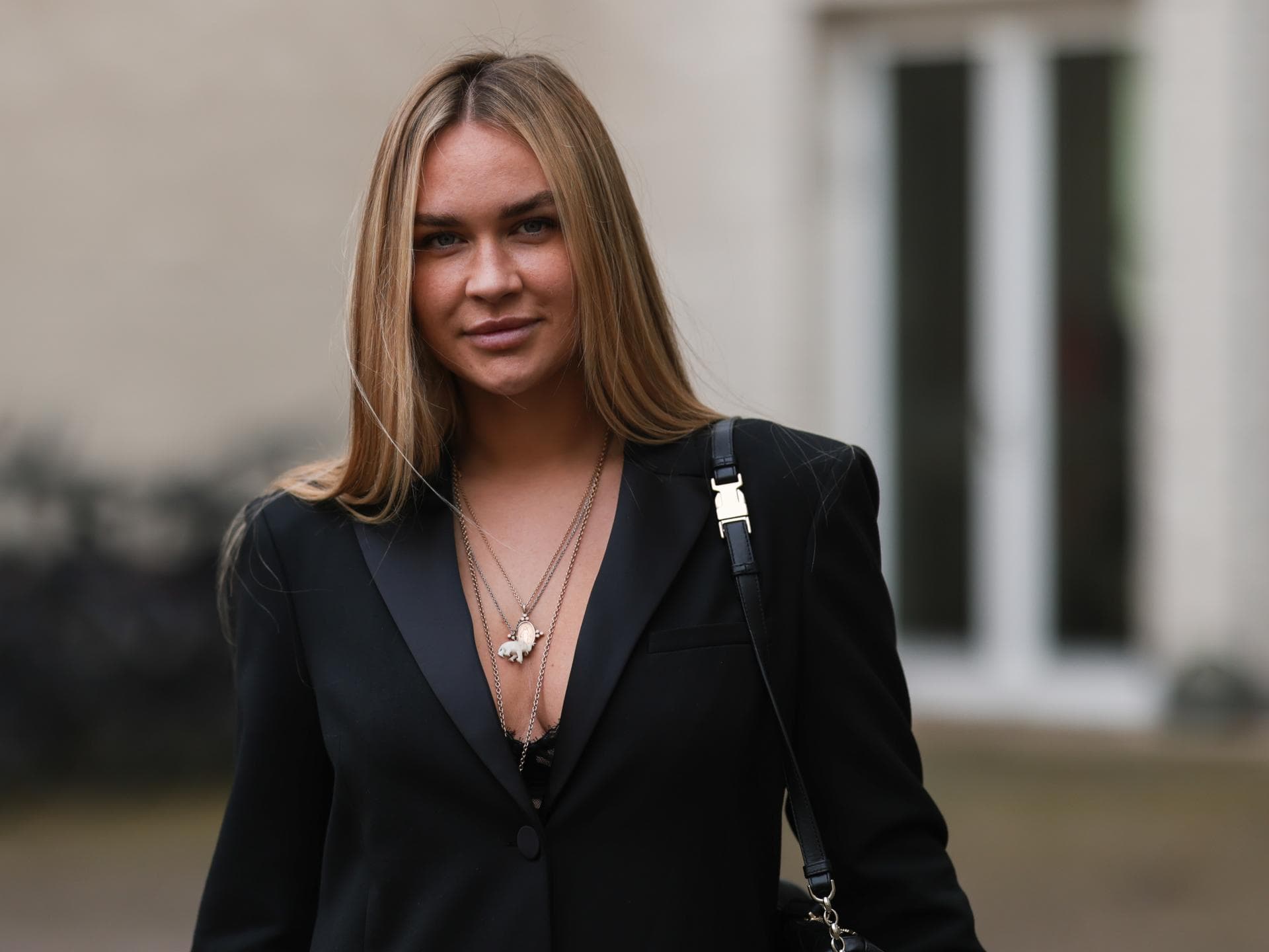Nina Suess lange Haare