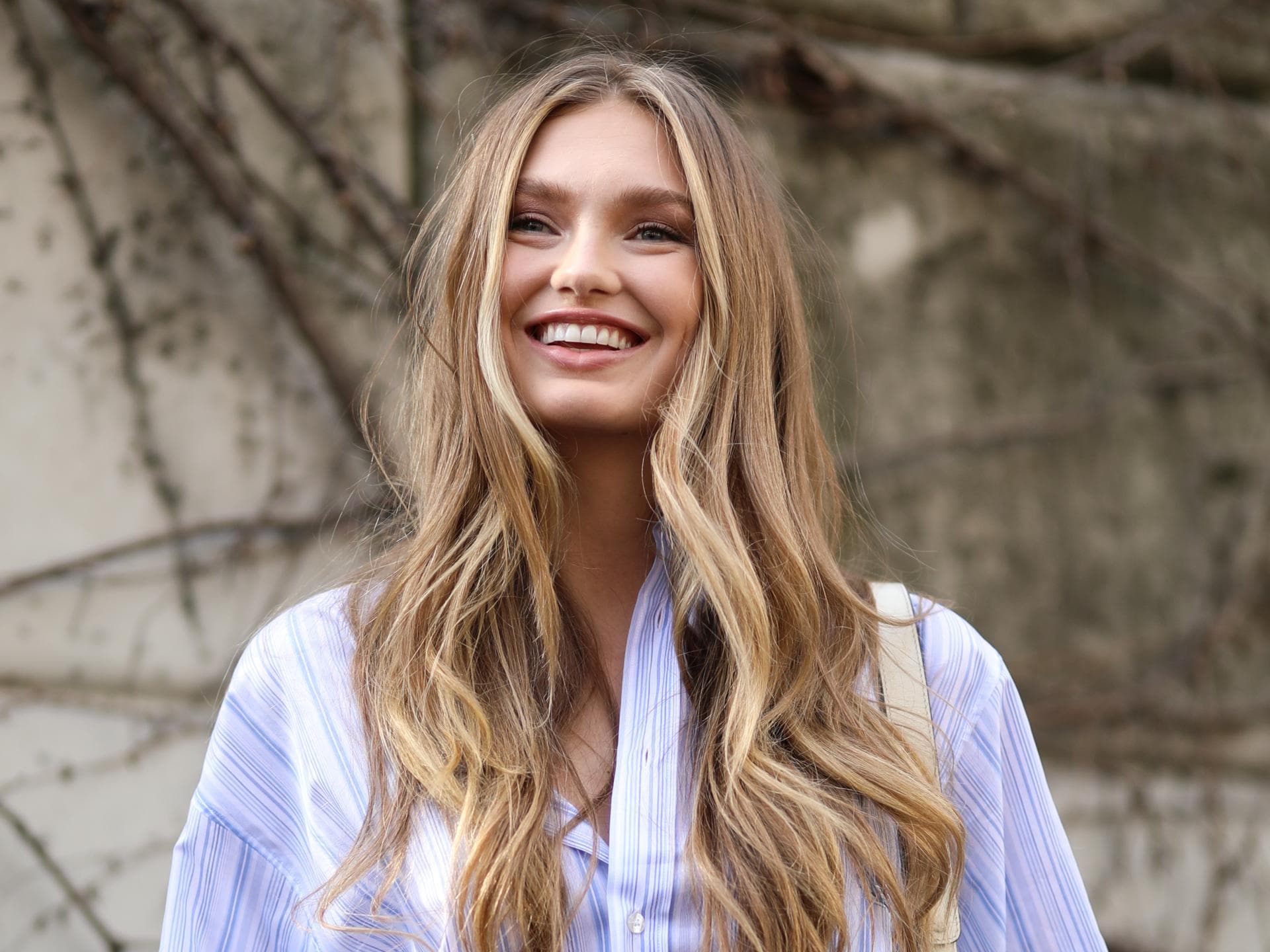 Romee Strijd Face Framing