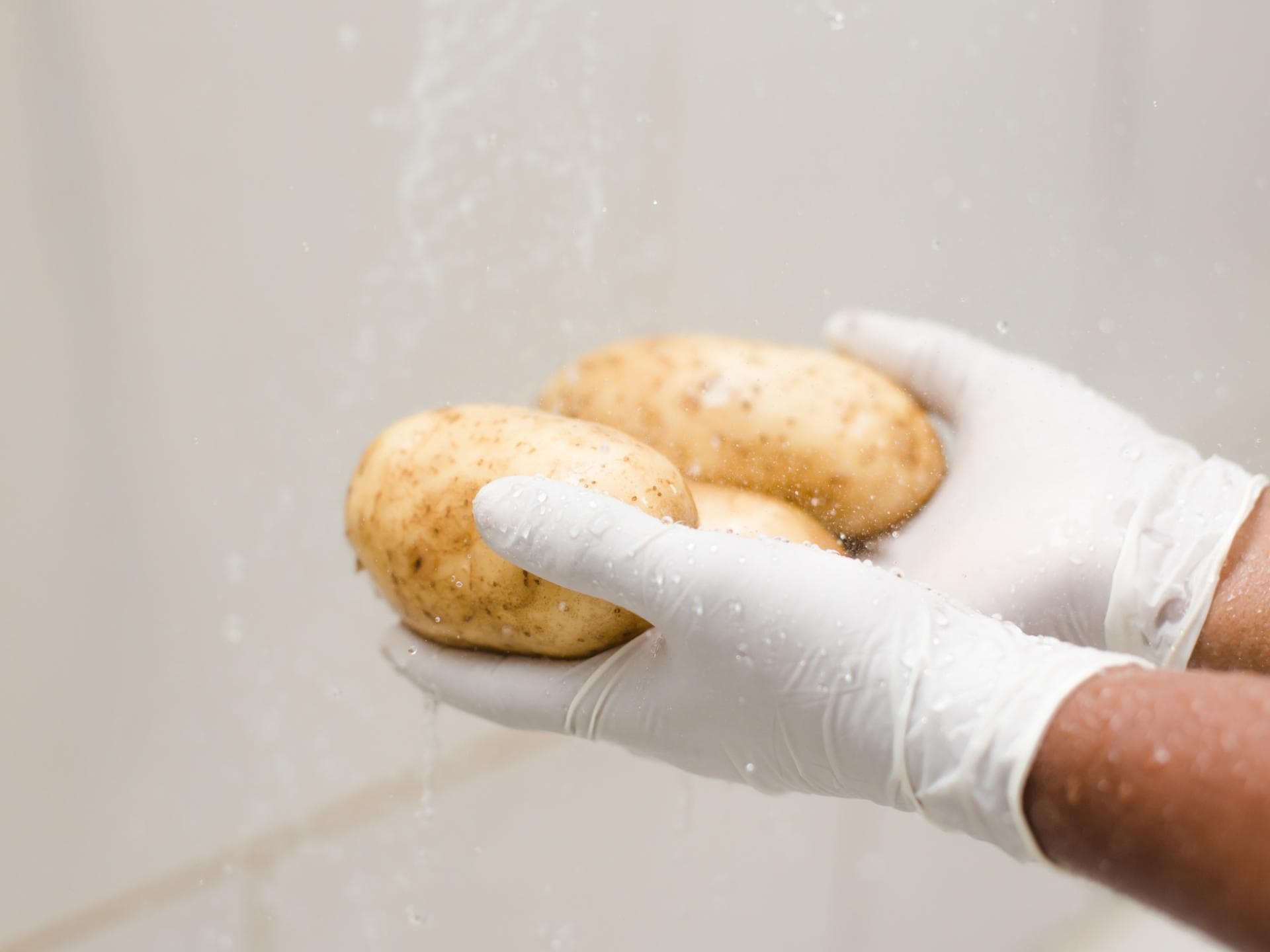 Kartoffeln in der Dusche