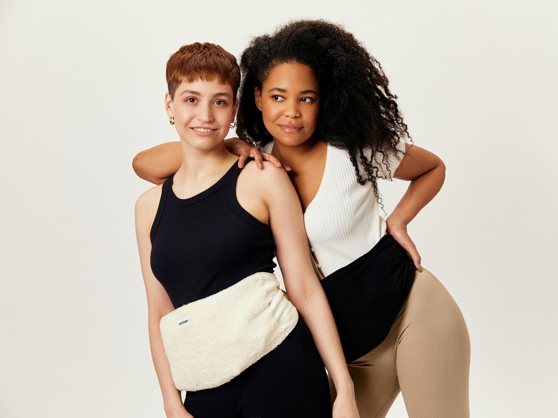 Frauen mit Wärmflaschengürtel