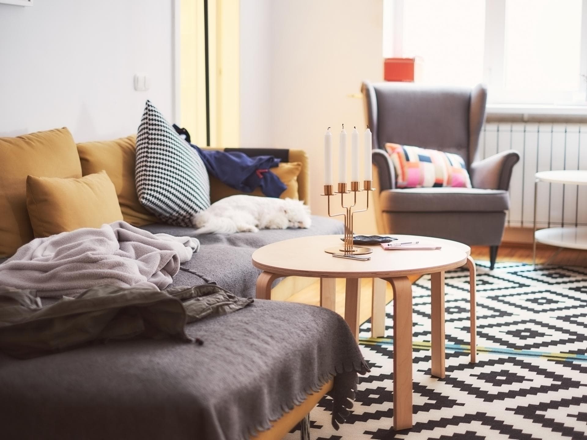Wohnzimmer ungemütlich eingerichtet