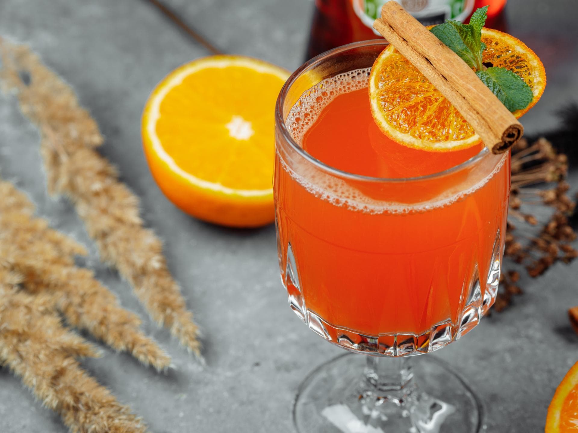 Ciao Glühwein: „Hot Aperol“ ist unser neuer Lieblings-Drink diesen Winter Warmes Getränk mit Alkohol
