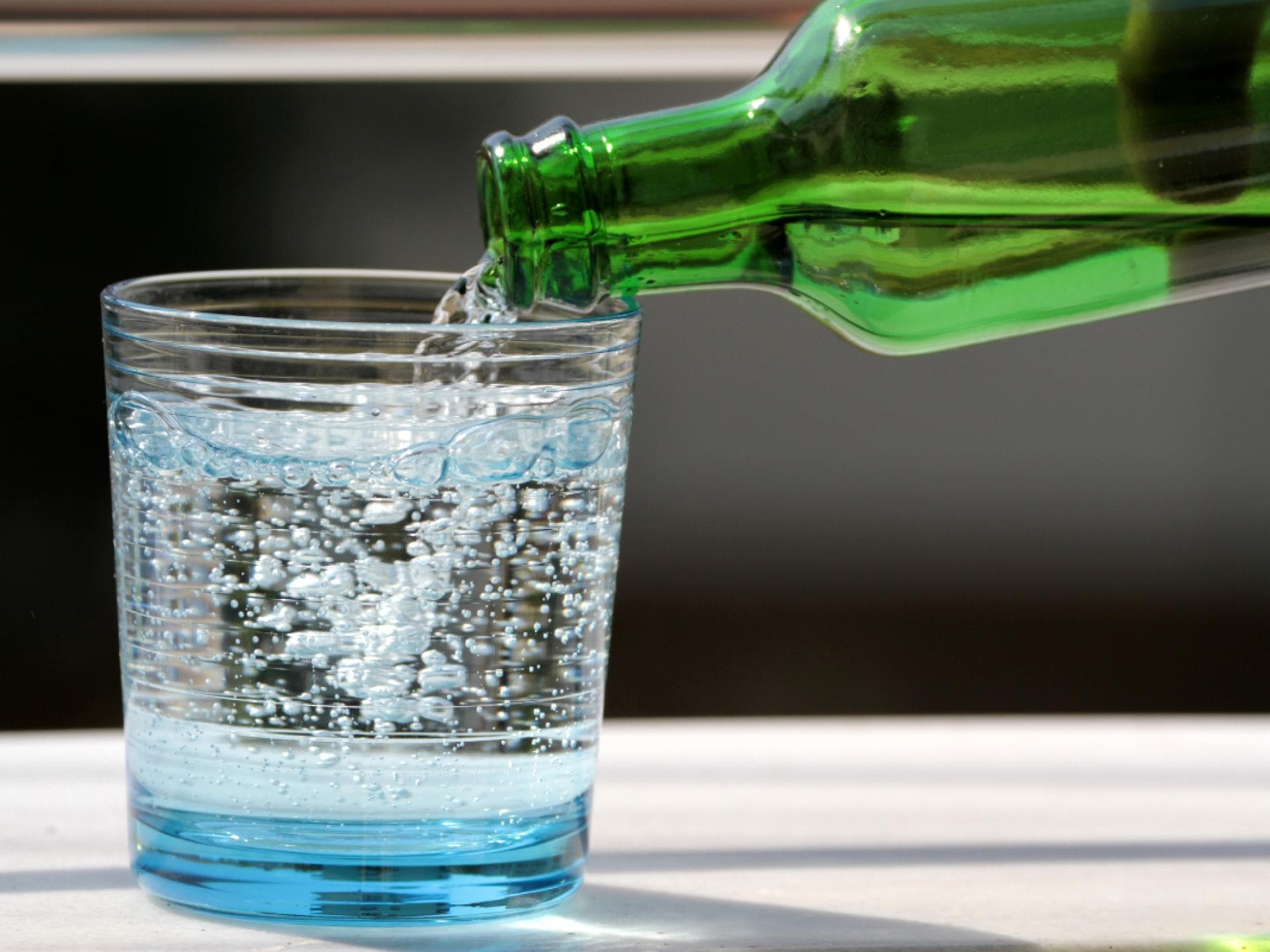 Wasser mit Kohlensäure