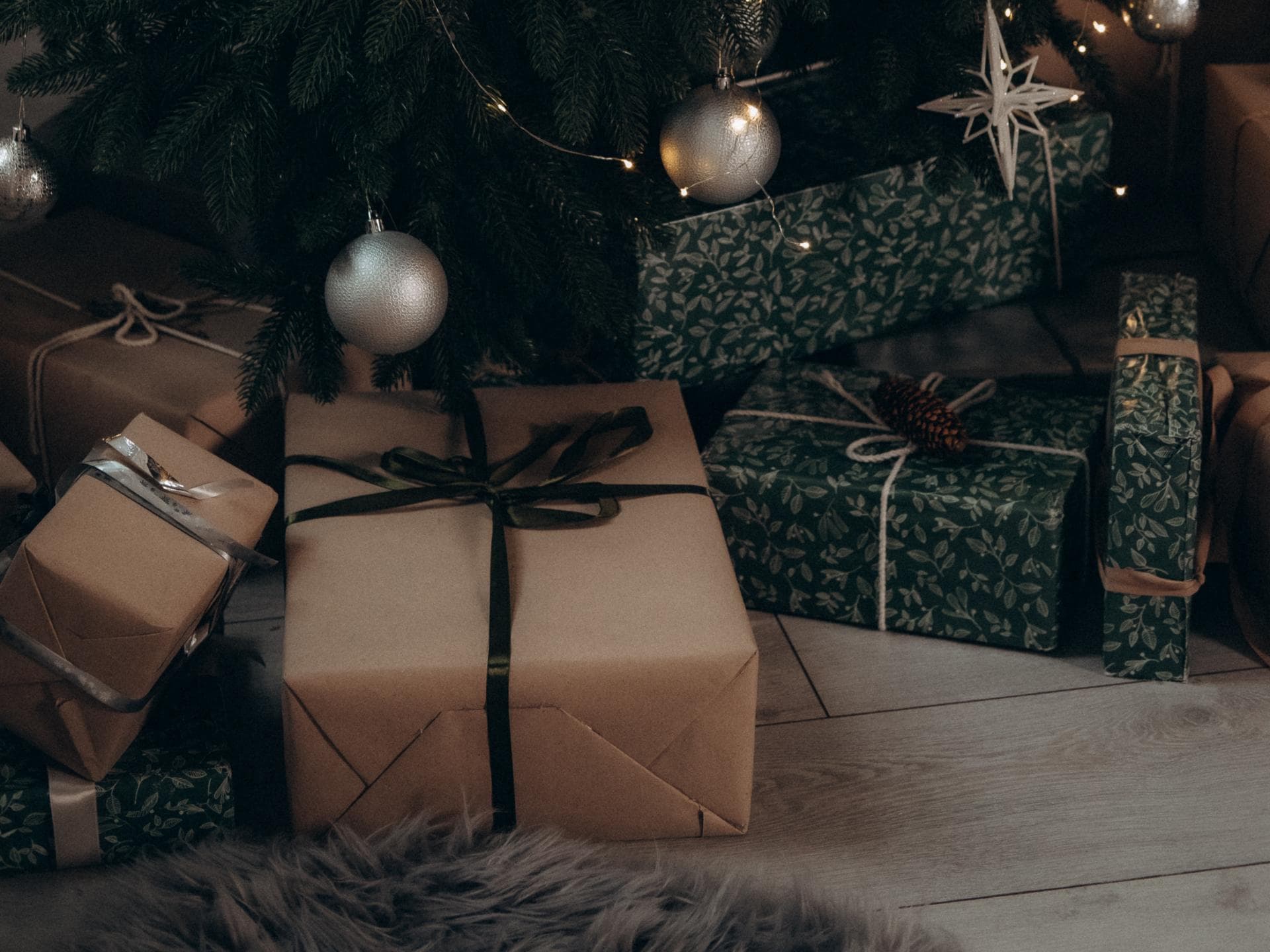 Geschenke unter dem Baum